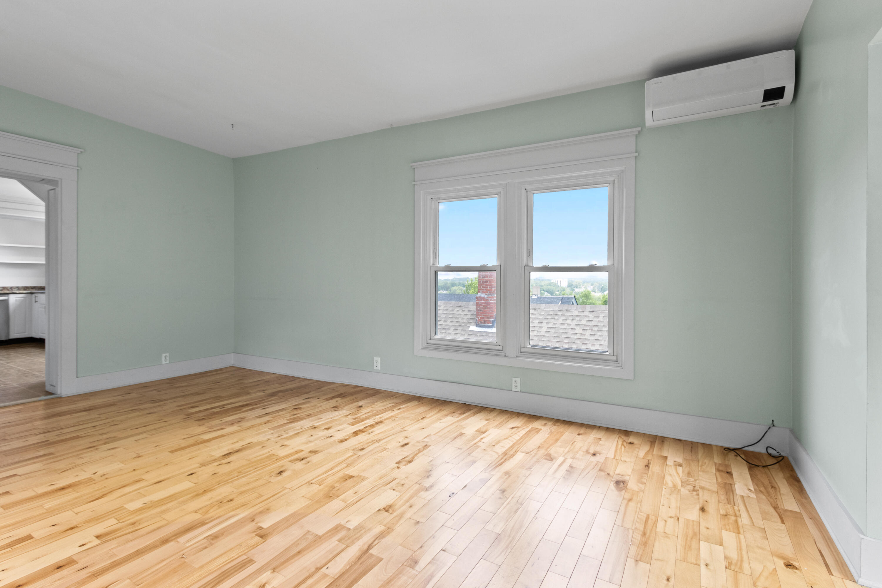 15 Deering Avenue, 3