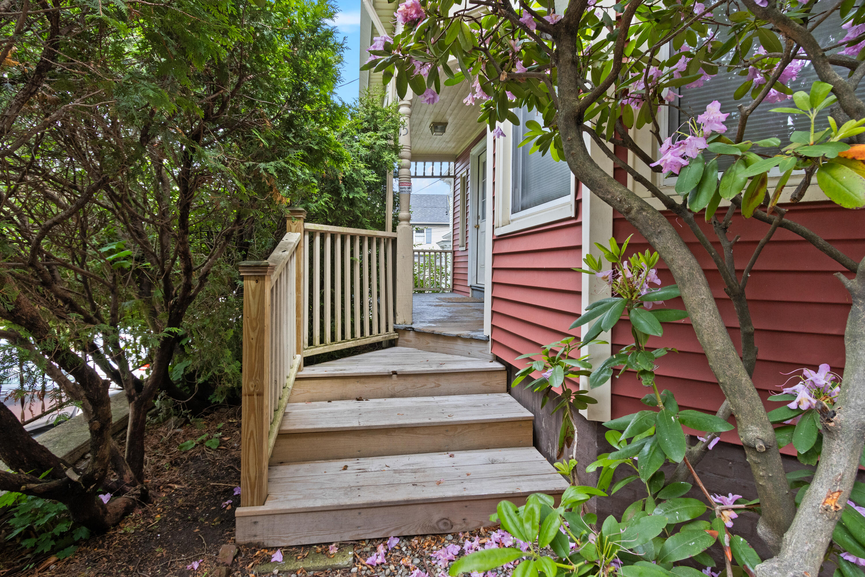 15 Deering Avenue, 3