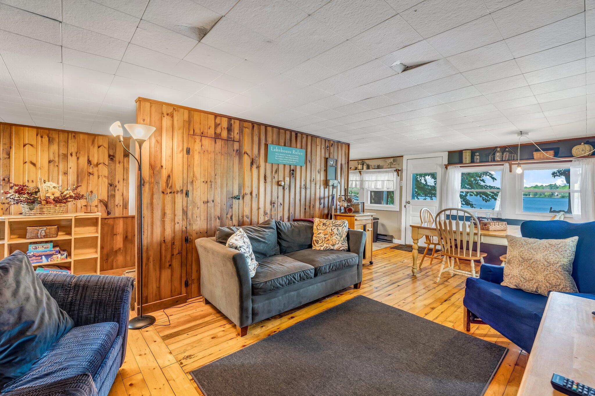 15 W Orchard Lane