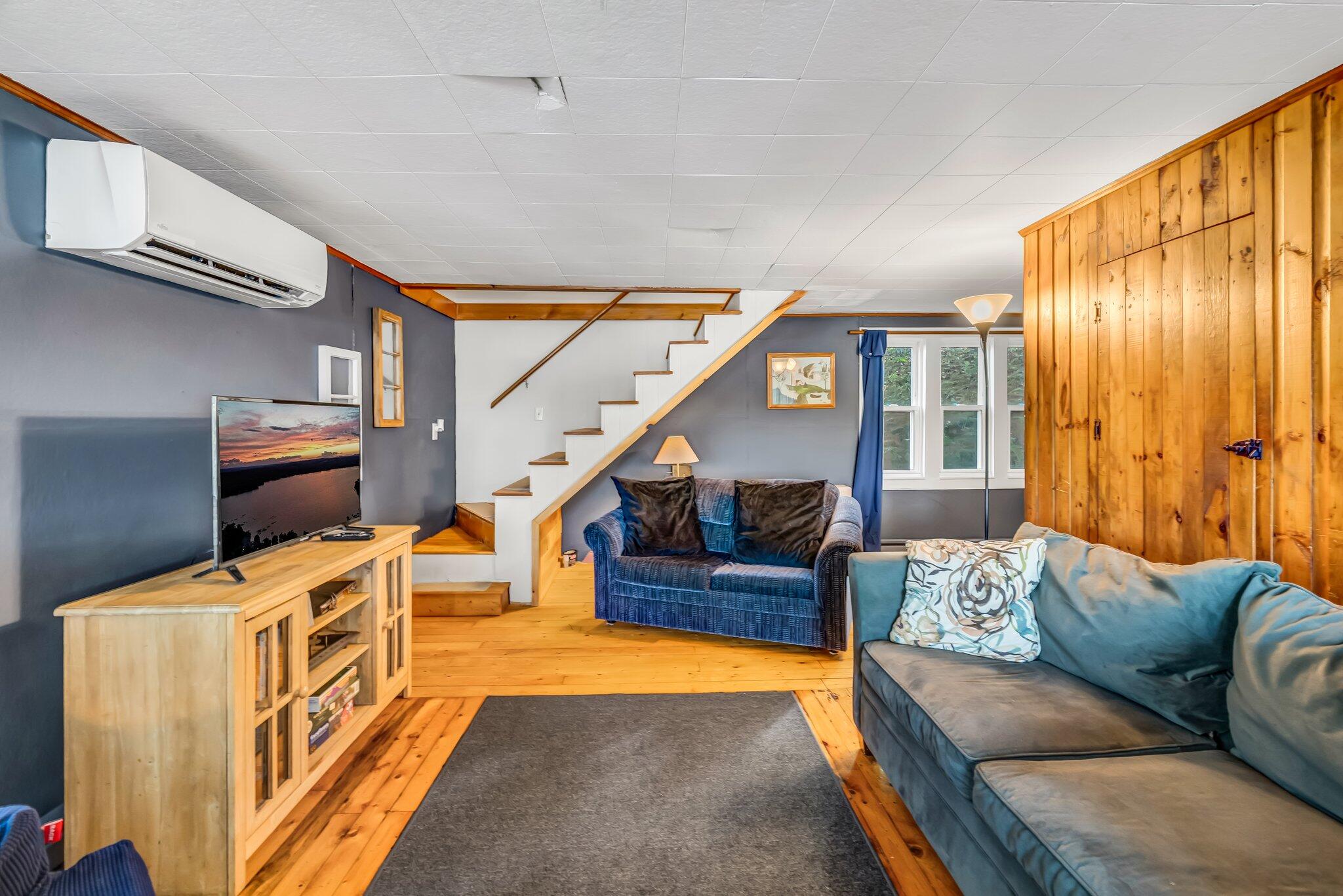 15 W Orchard Lane