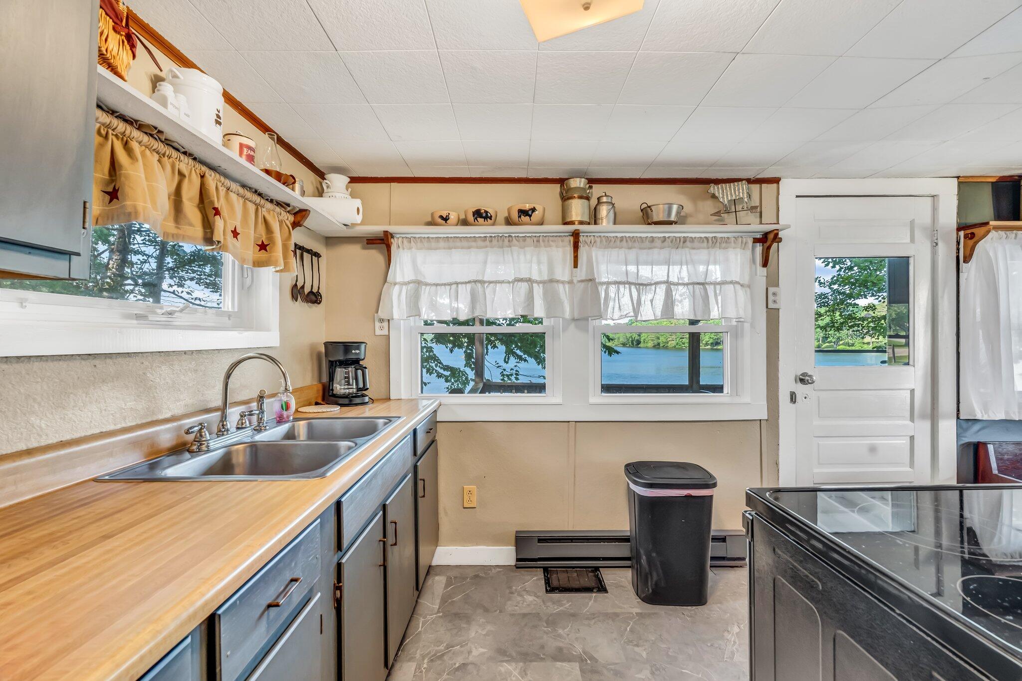 15 W Orchard Lane