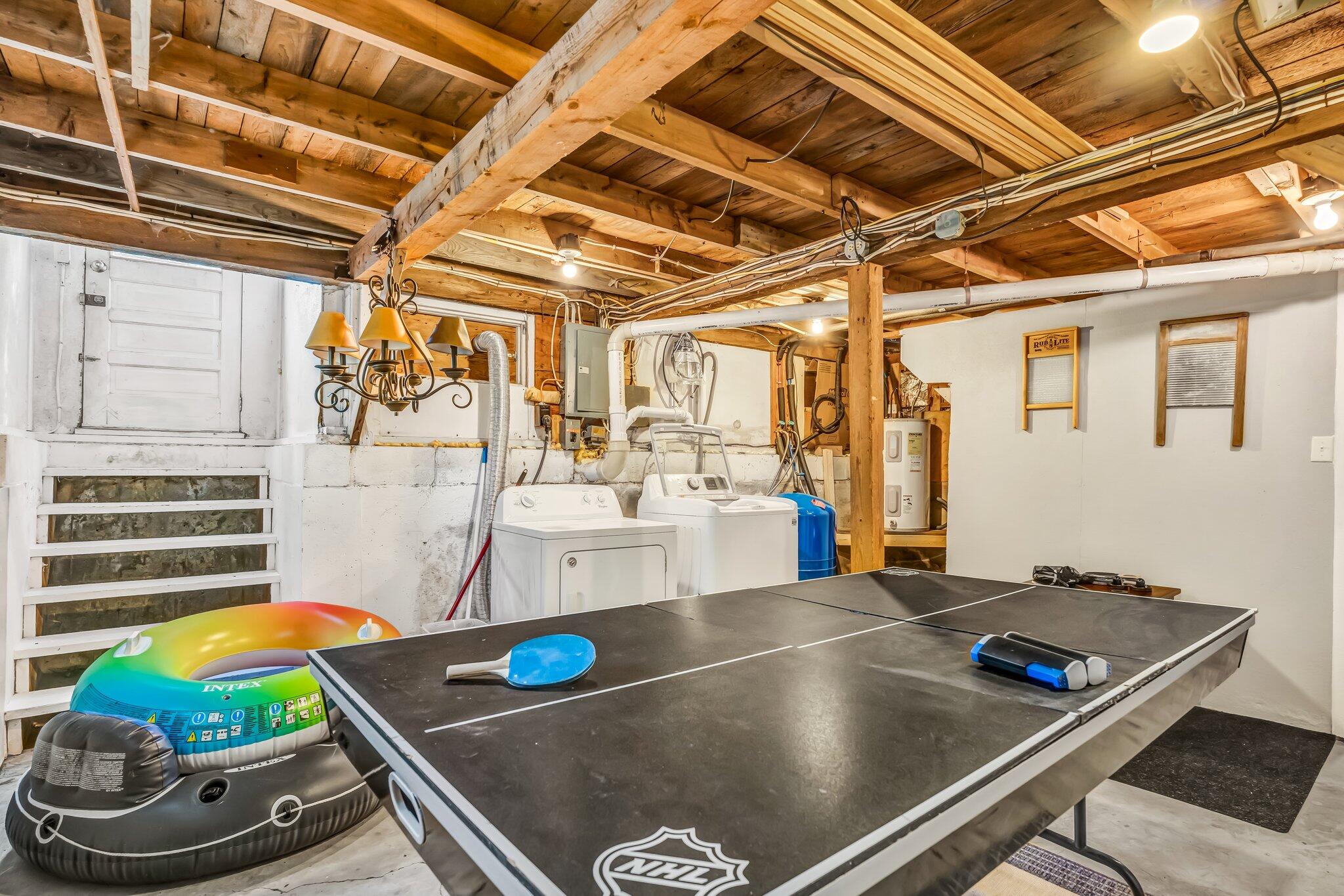 15 W Orchard Lane