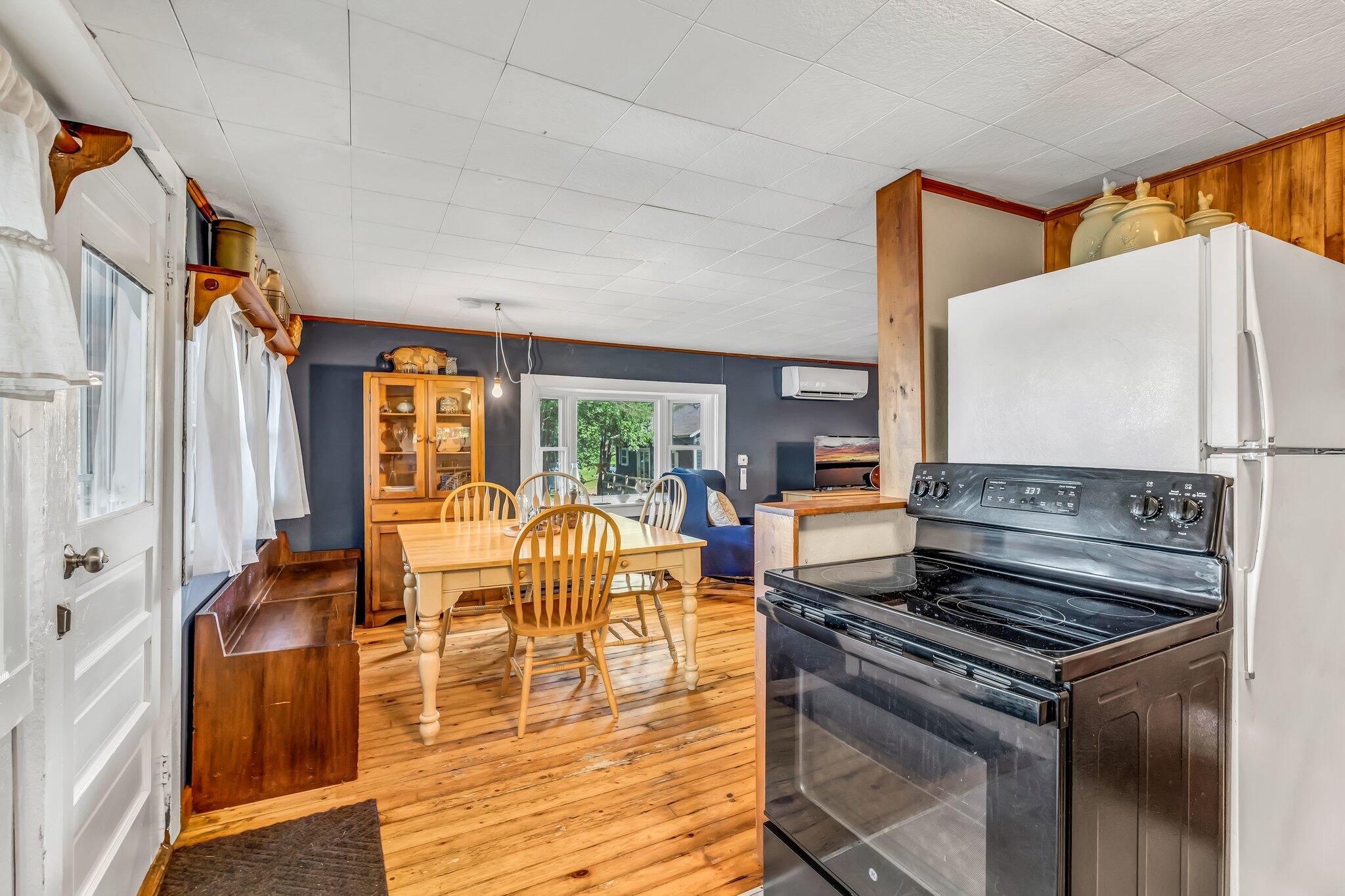15 W Orchard Lane