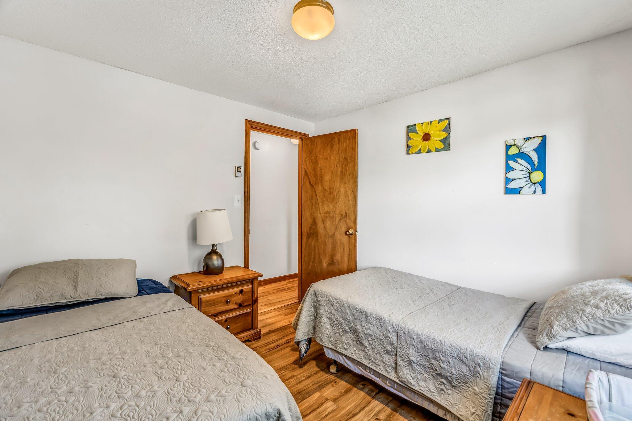 15 W Orchard Lane