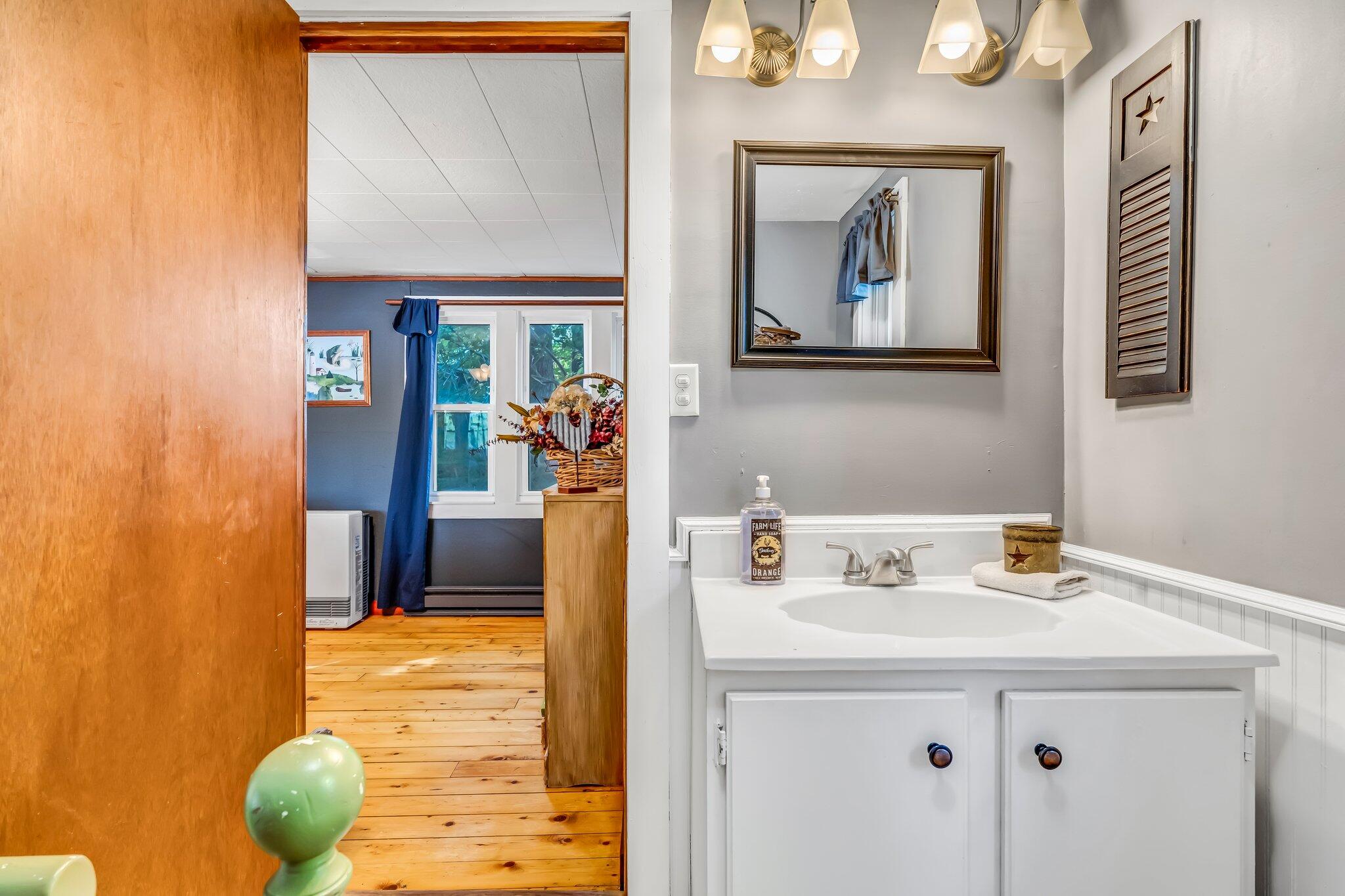 15 W Orchard Lane