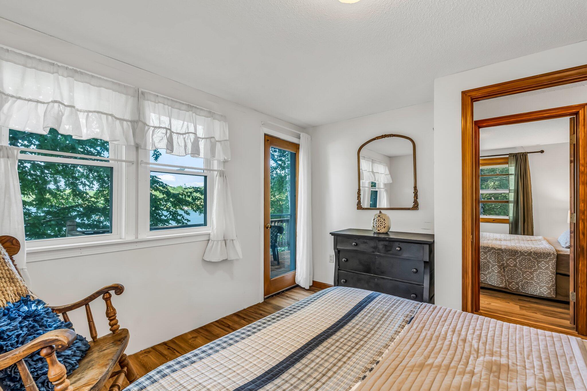 15 W Orchard Lane