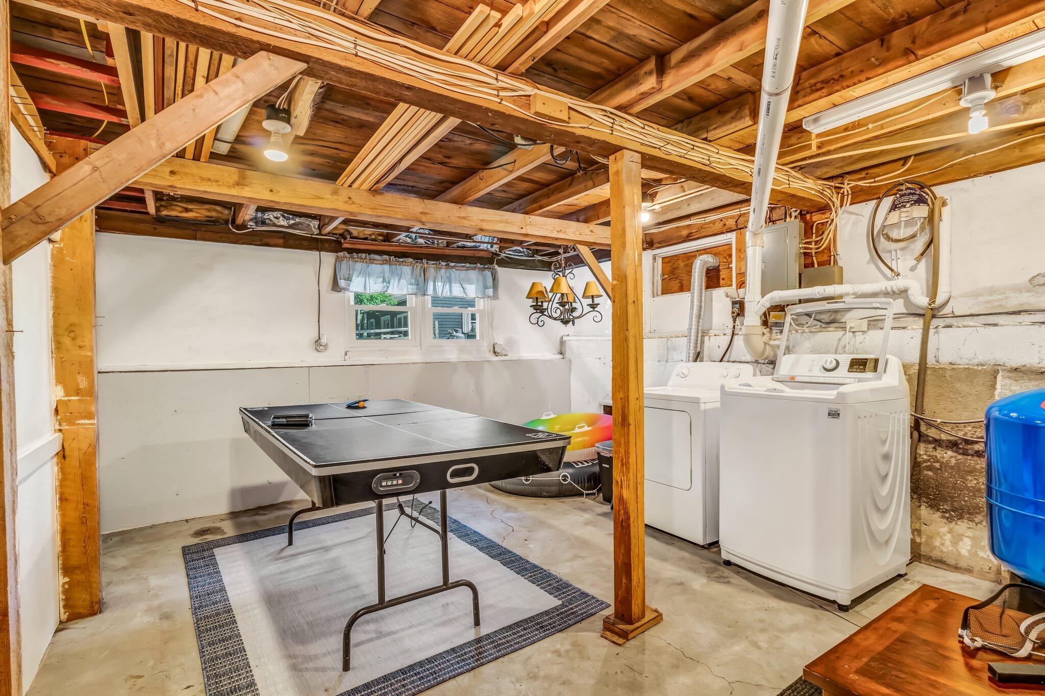 15 W Orchard Lane