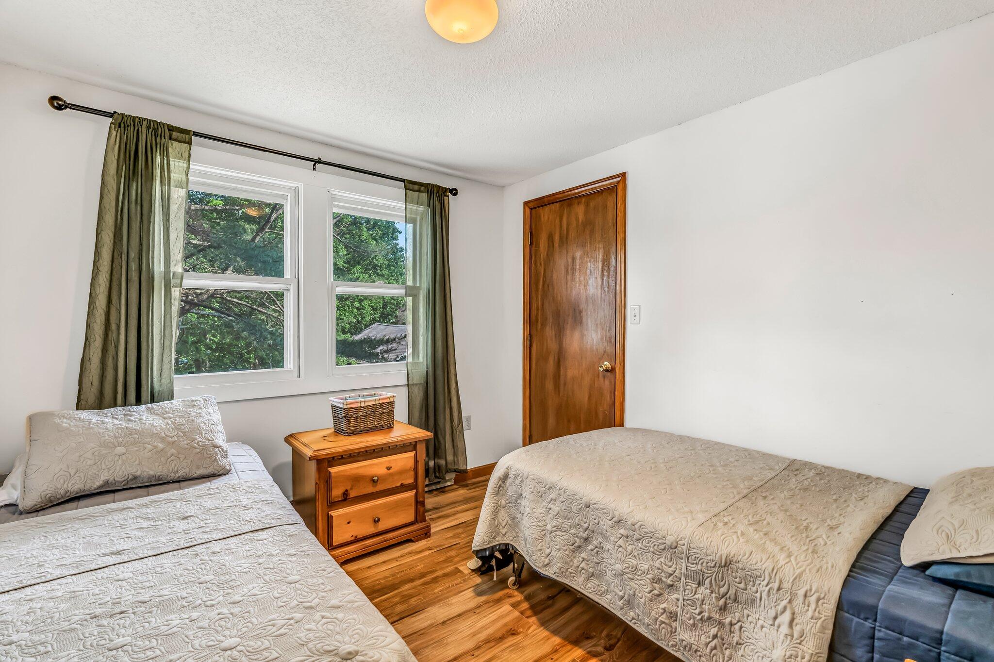 15 W Orchard Lane
