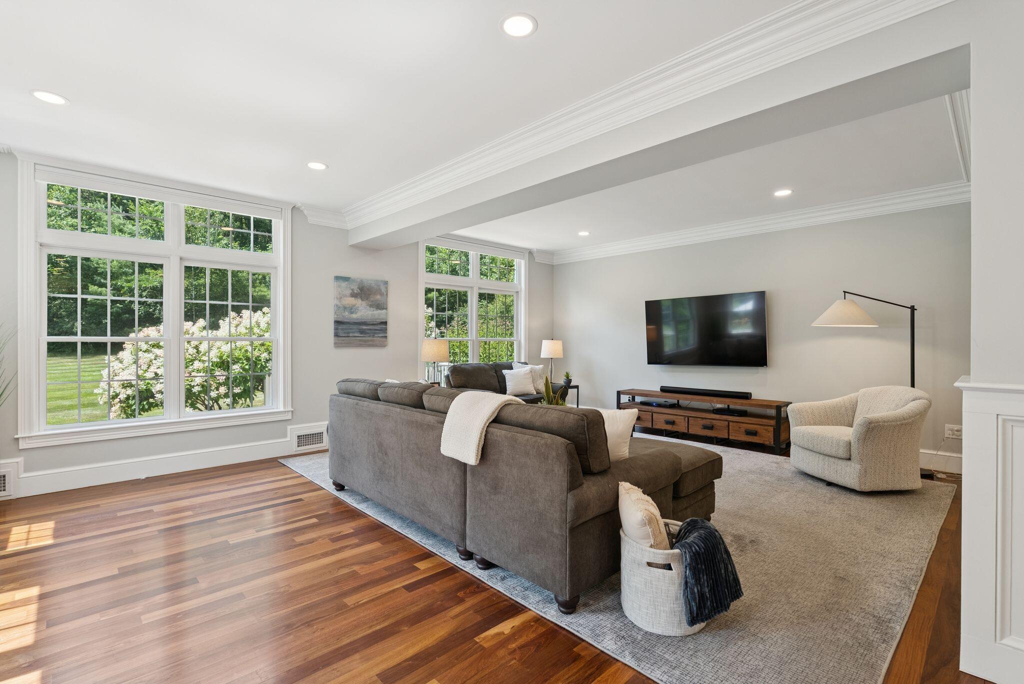 35 Paddock Way