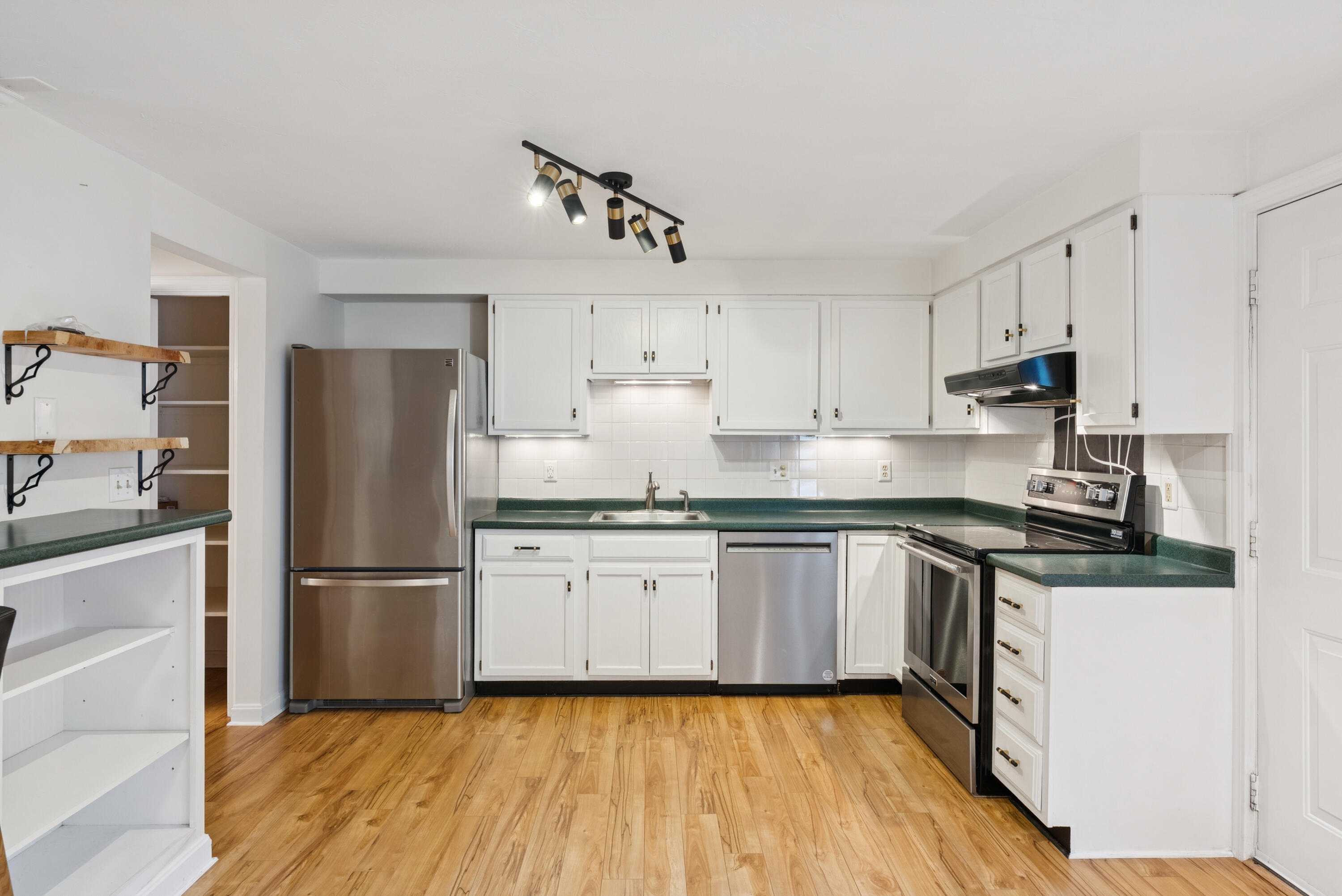 5 Stratton Road, 5