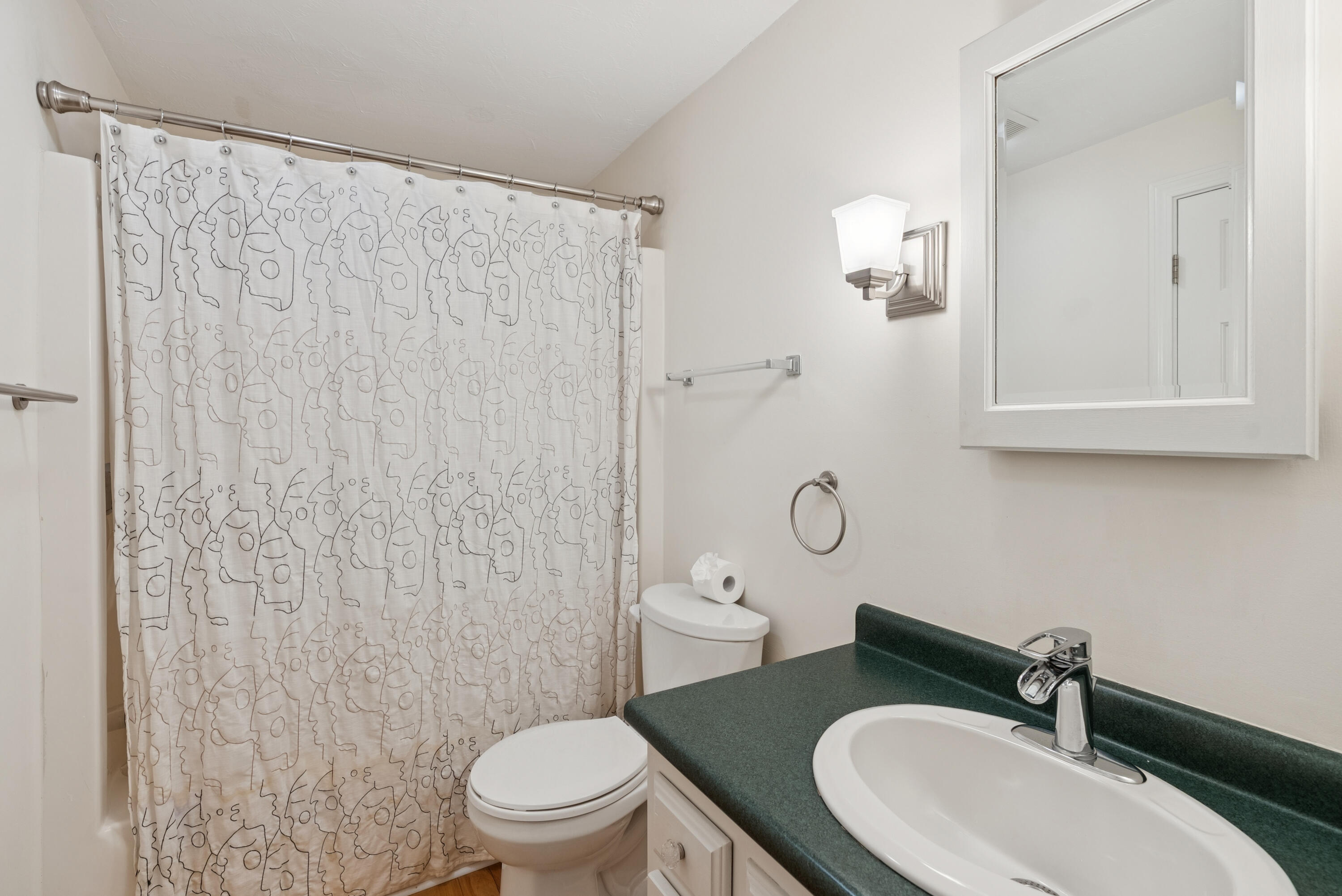 5 Stratton Road, 5