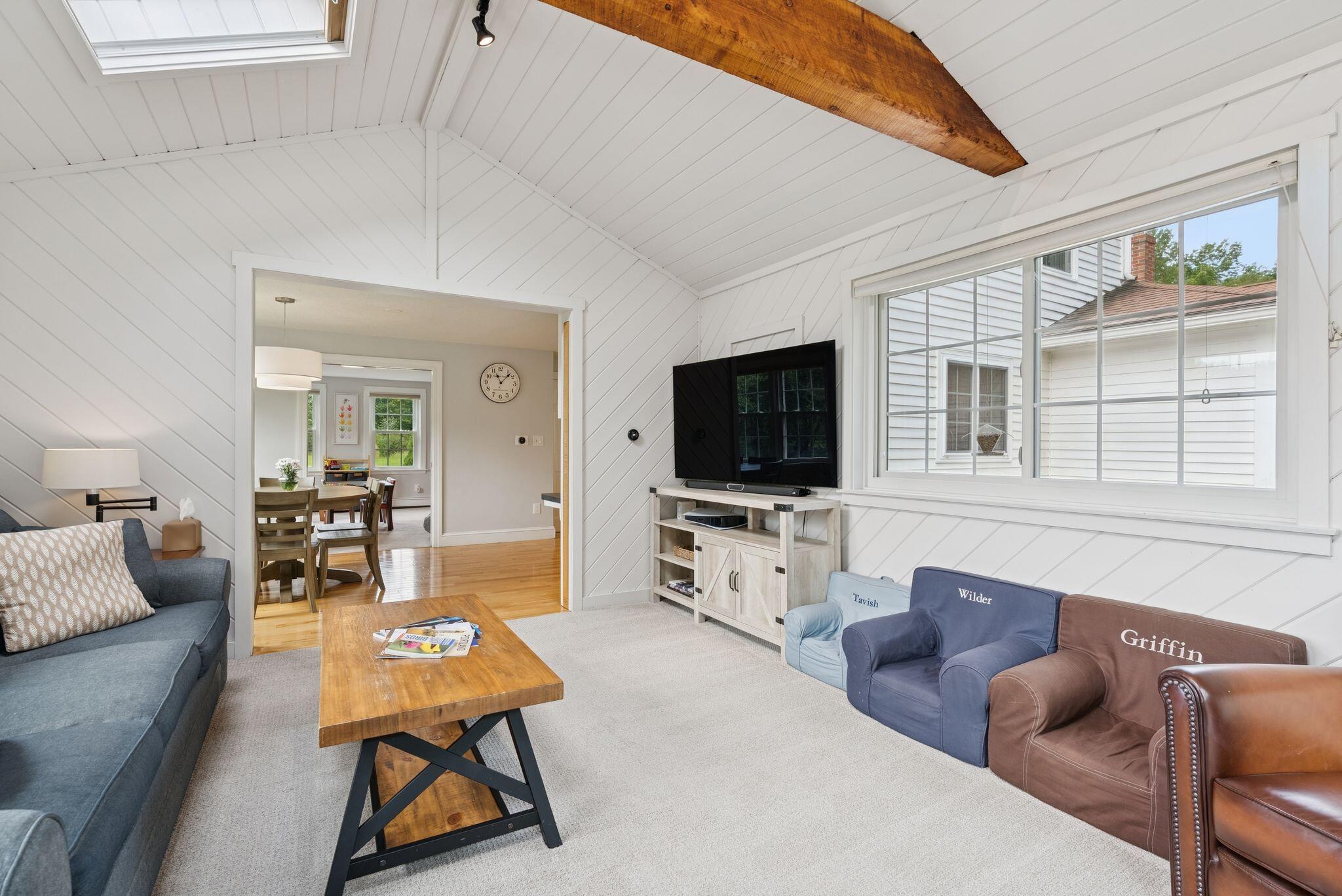 2 Winsome Lea Road