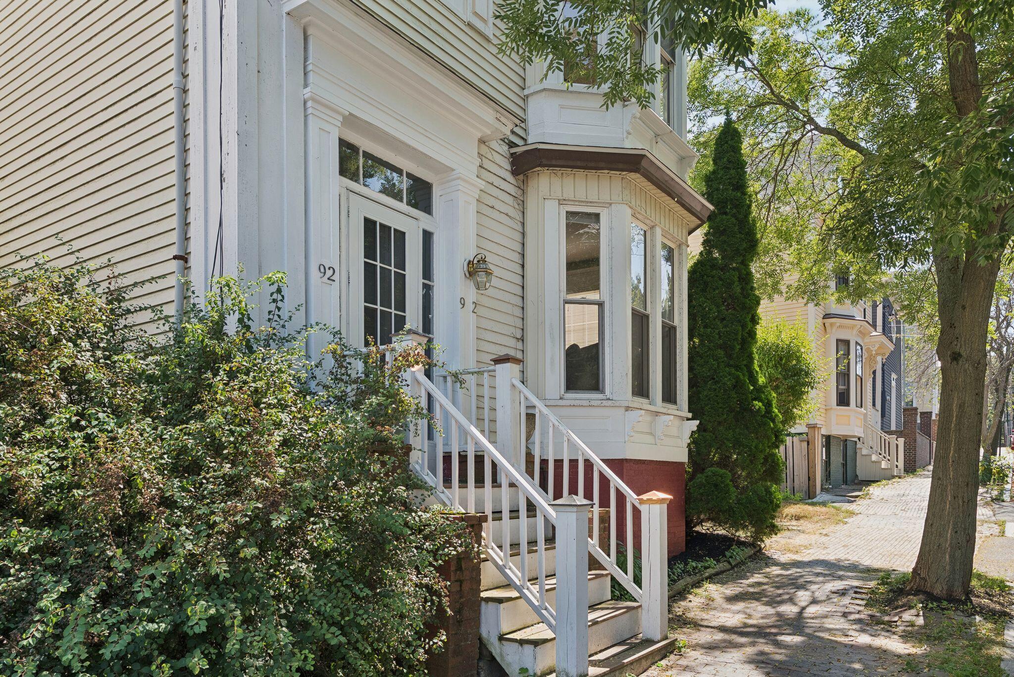 92 Pleasant Street