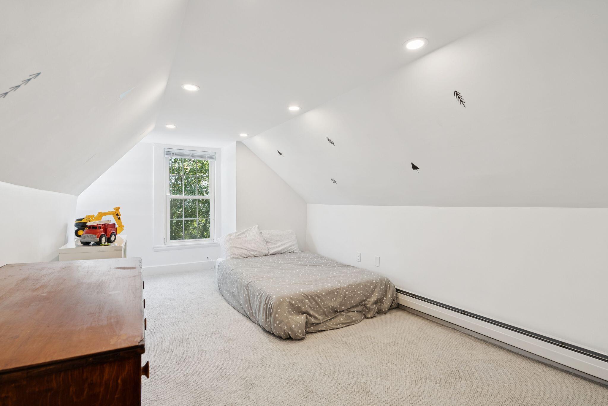 92 Pleasant Street