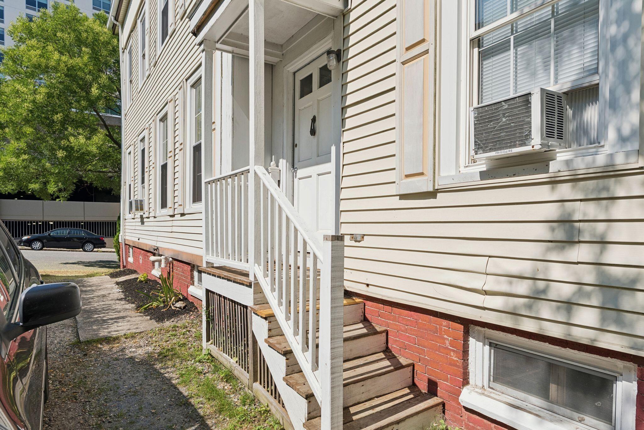 92 Pleasant Street