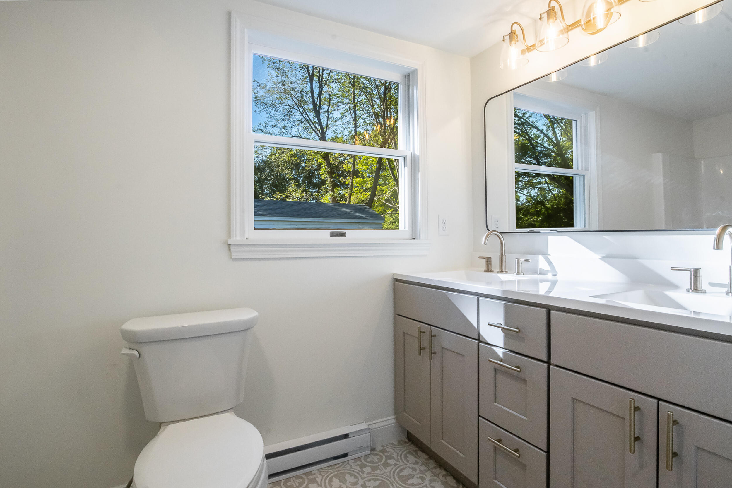 11 Stone Street, Saco