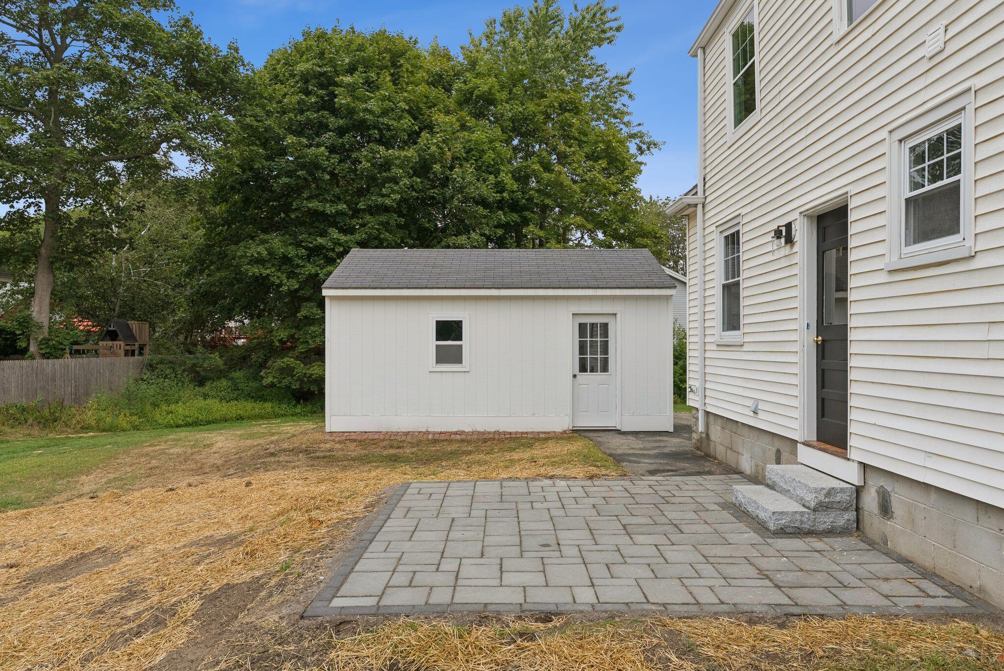 11 Westwood Avenue