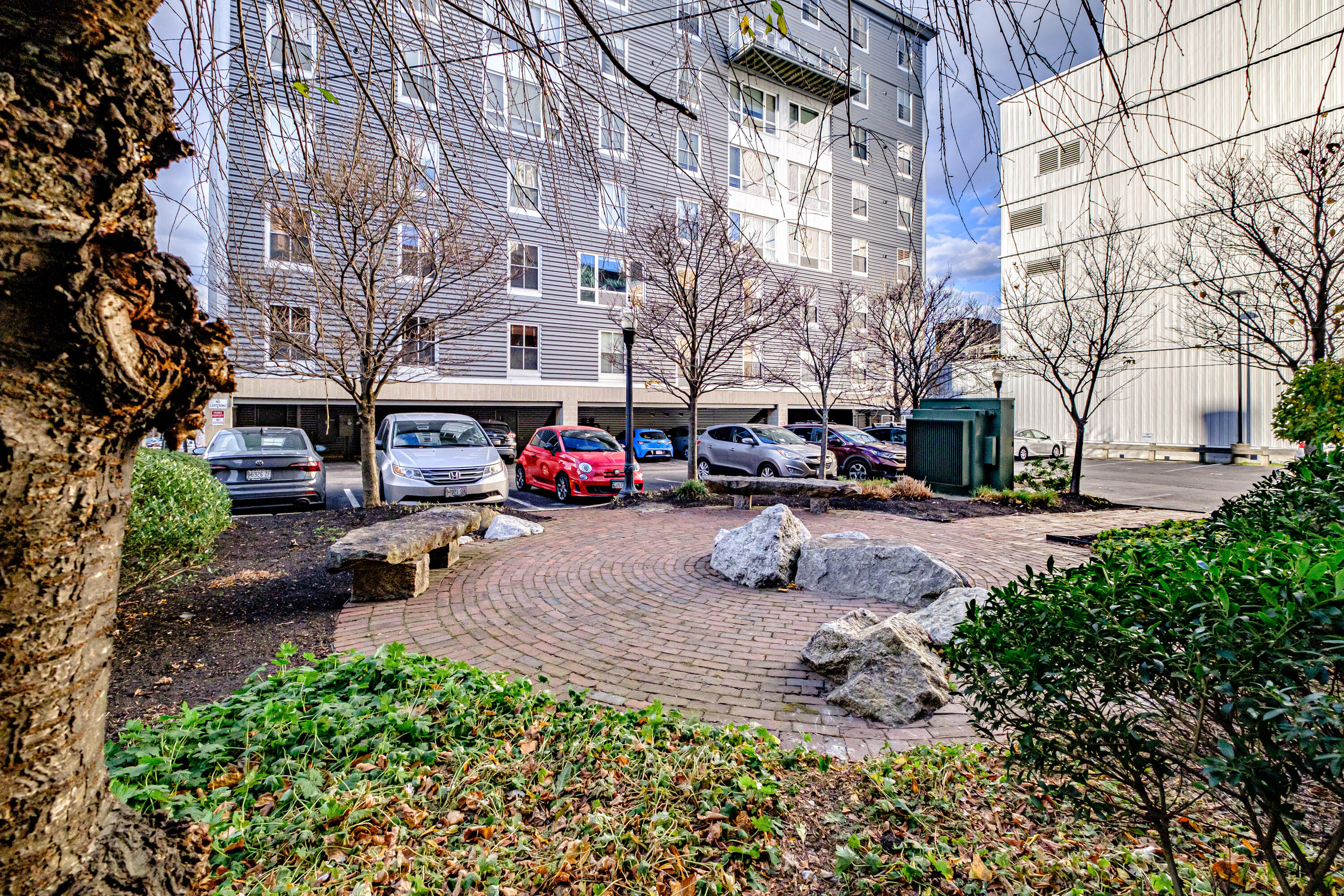 21 Chestnut Street, 304