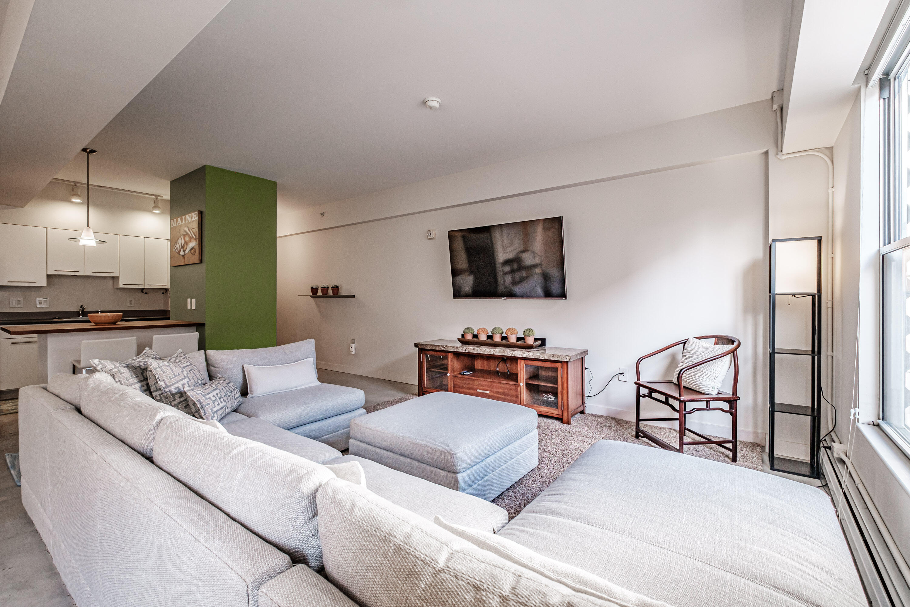 21 Chestnut Street, 304