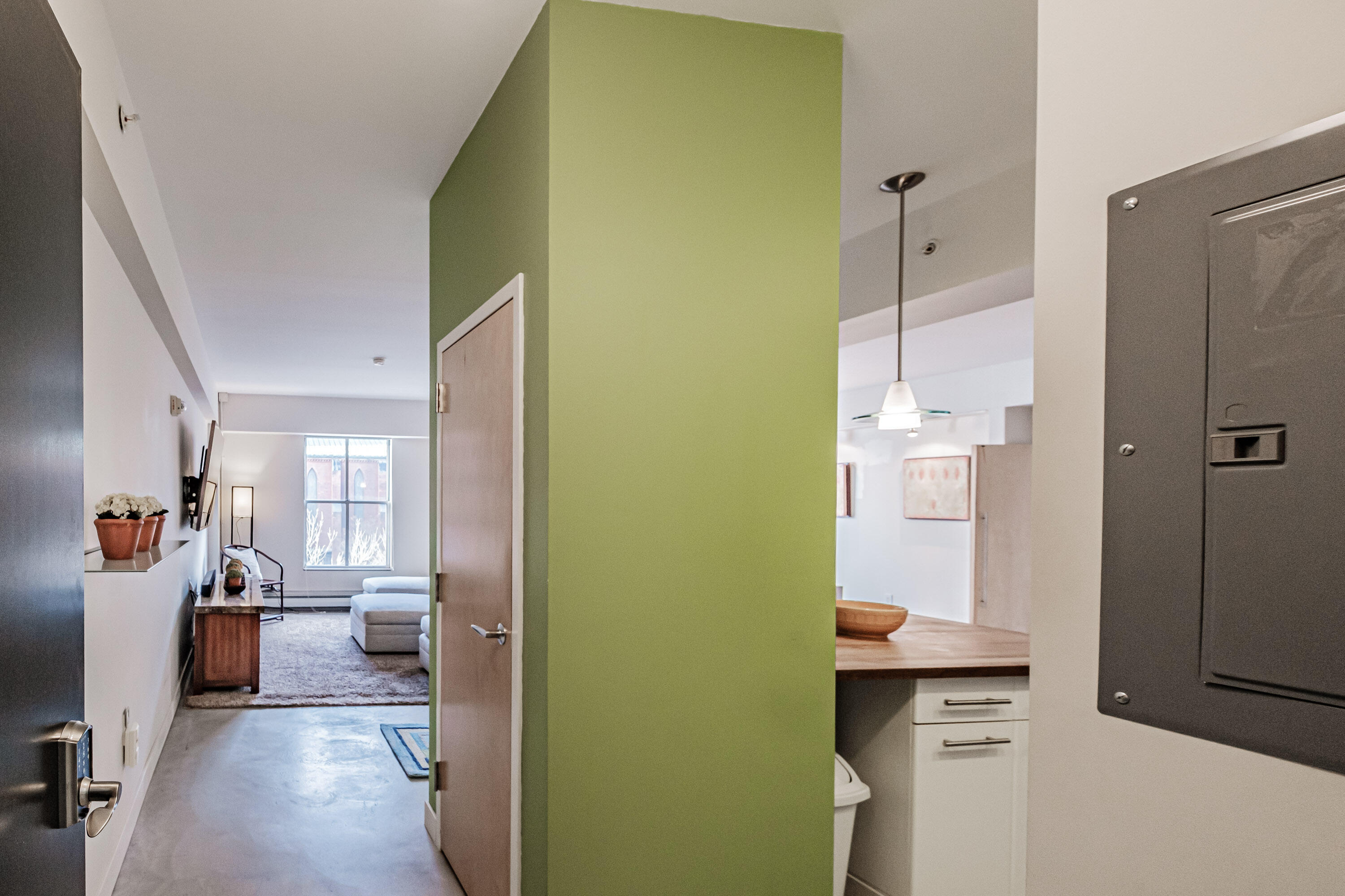 21 Chestnut Street, 304