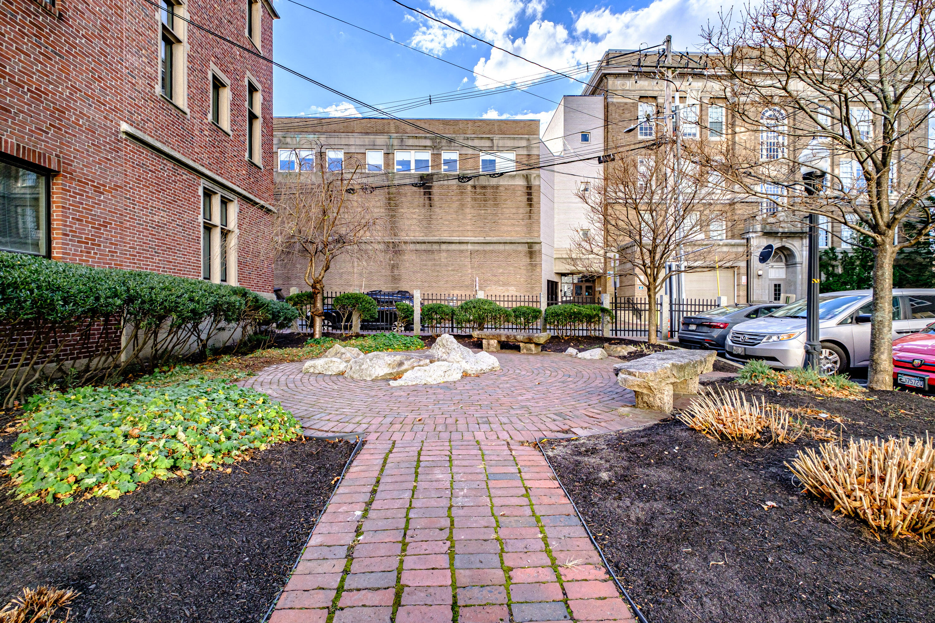 21 Chestnut Street, 304