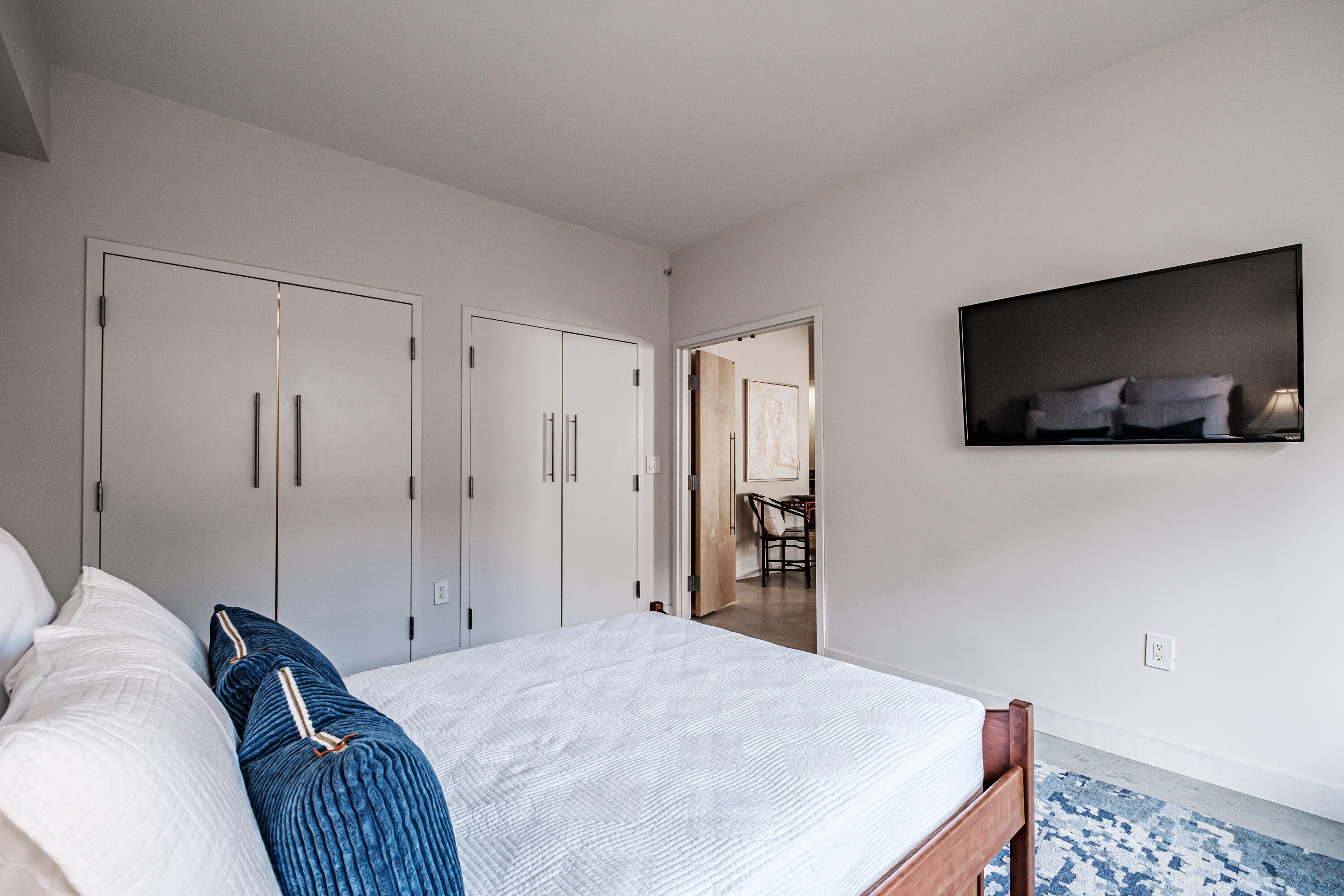 21 Chestnut Street, 304