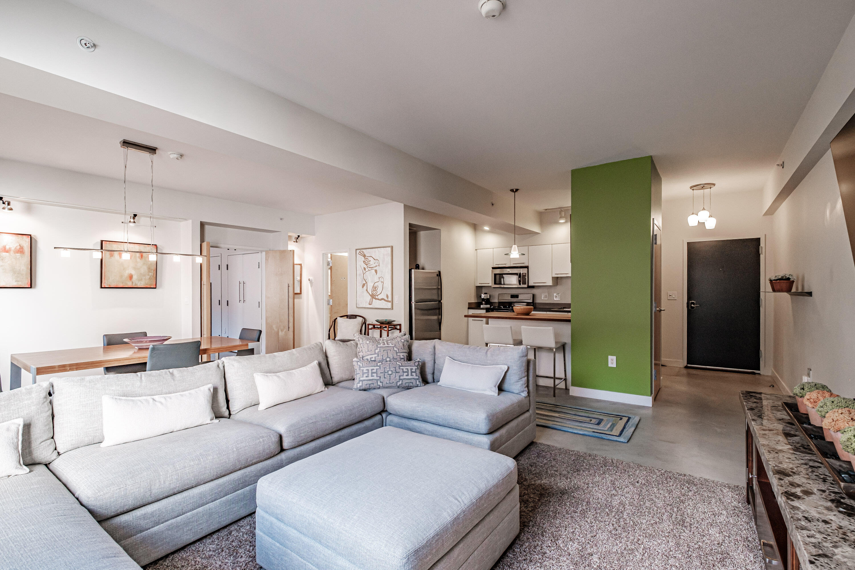 21 Chestnut Street, 304