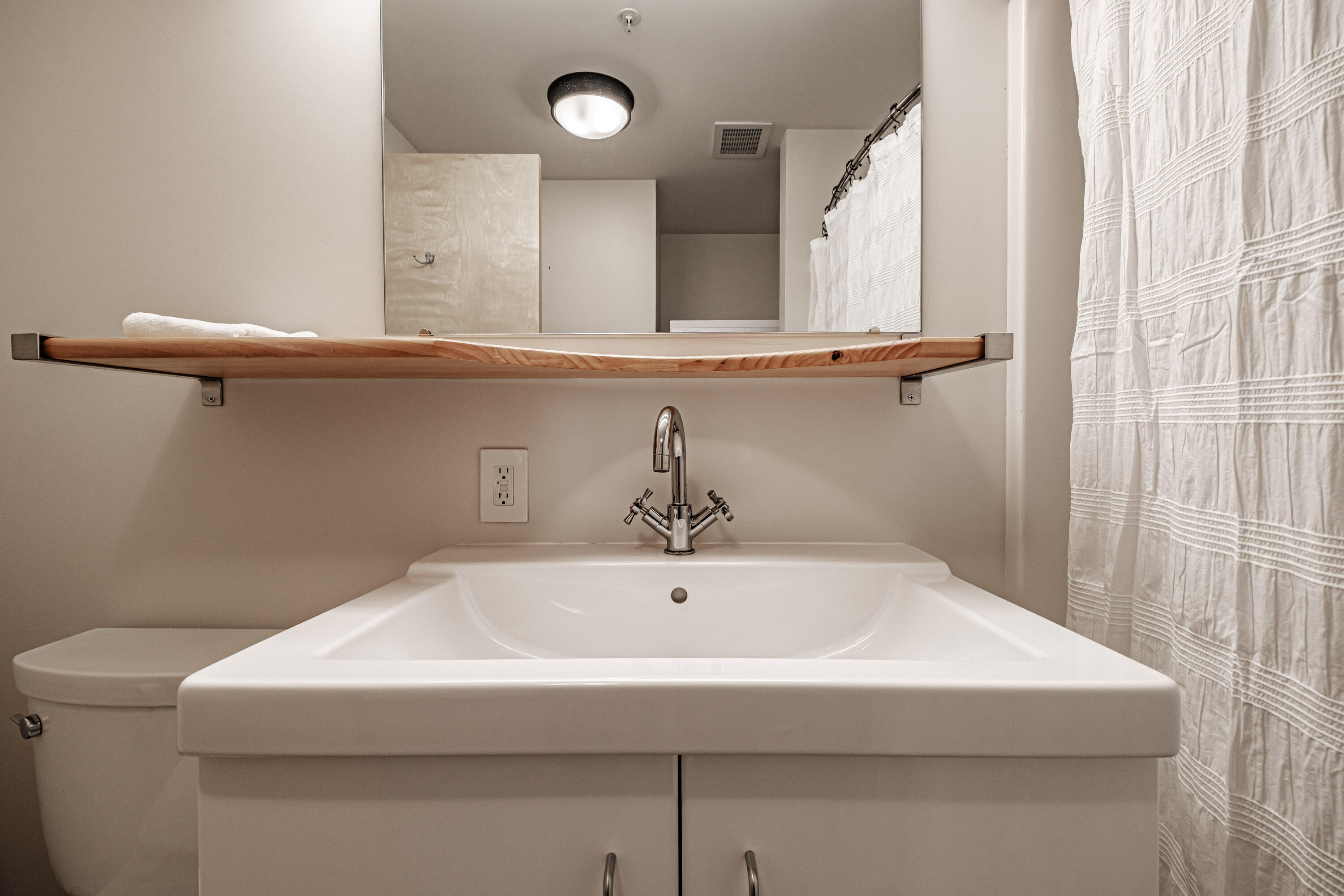 21 Chestnut Street, 304