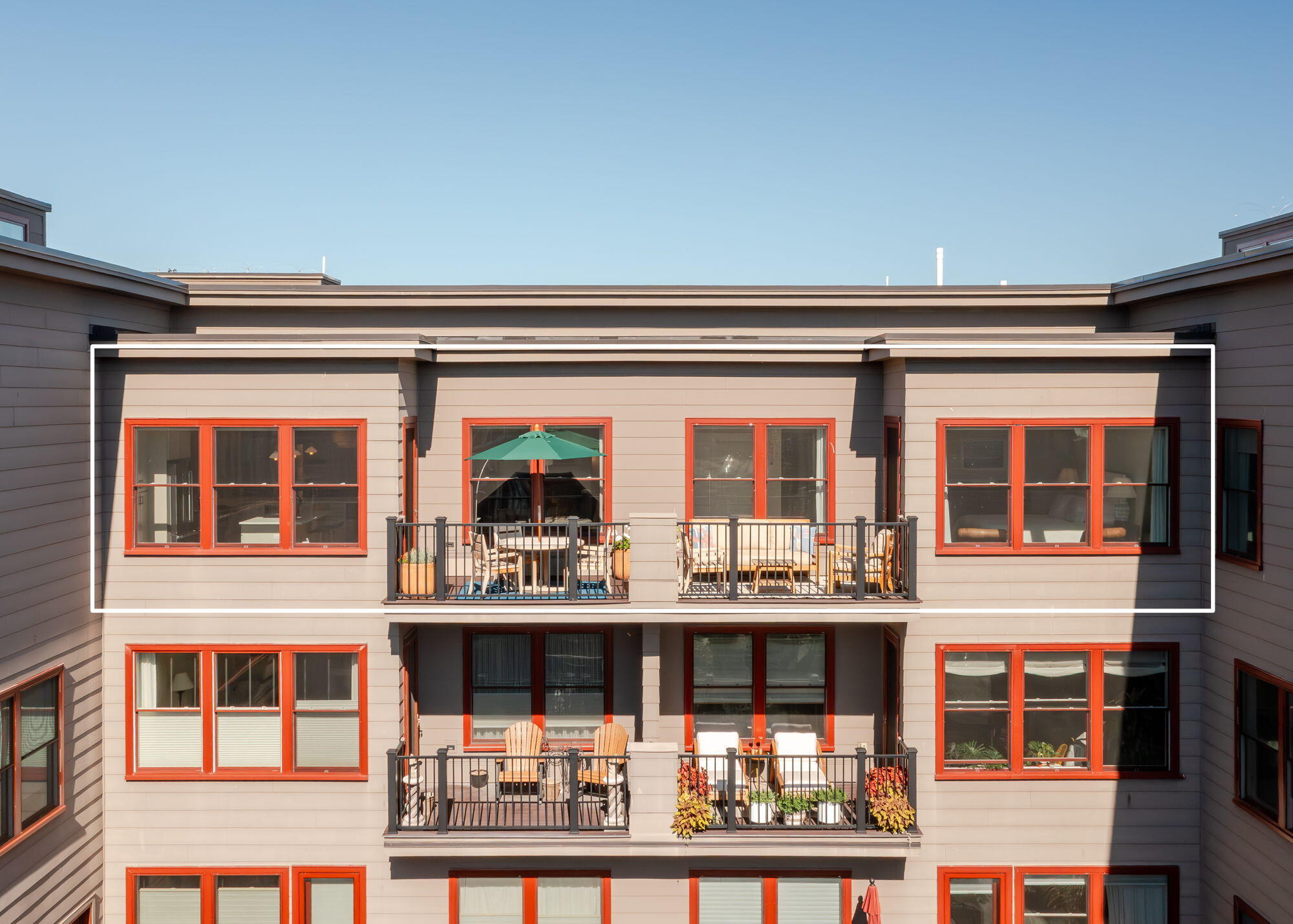 62 India Street, 408