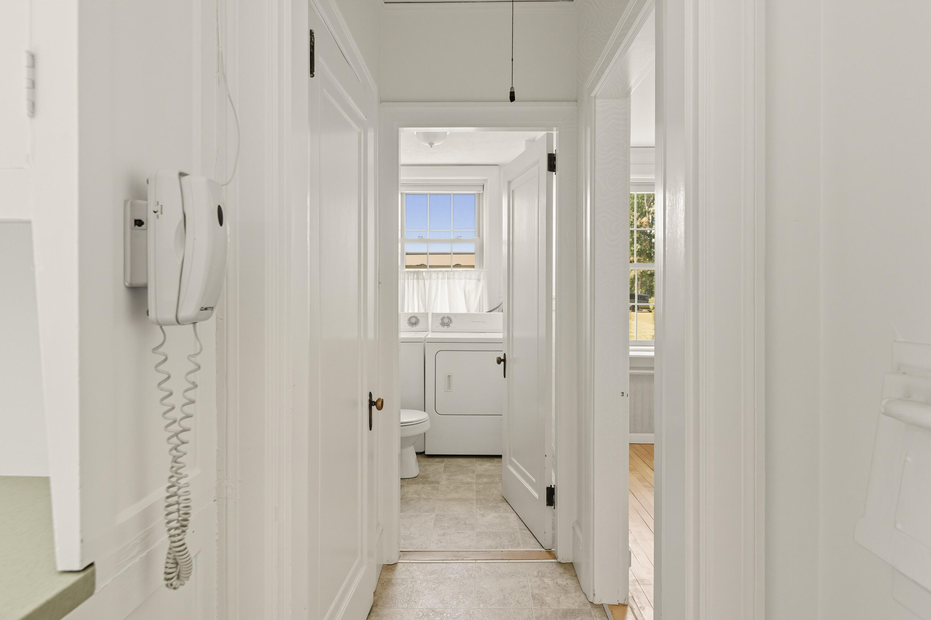 290 Baxter Boulevard, B1