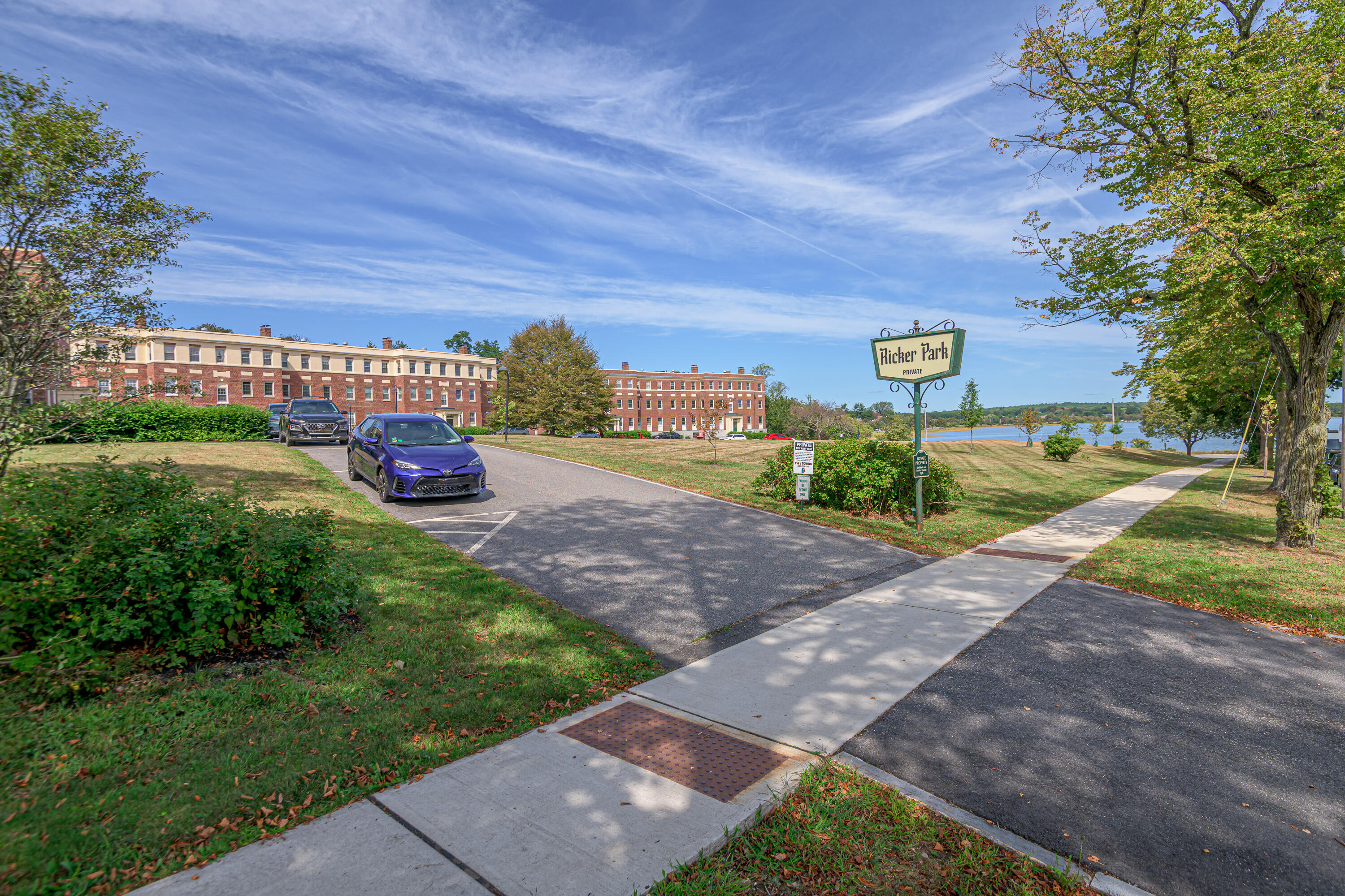 290 Baxter Boulevard, B1