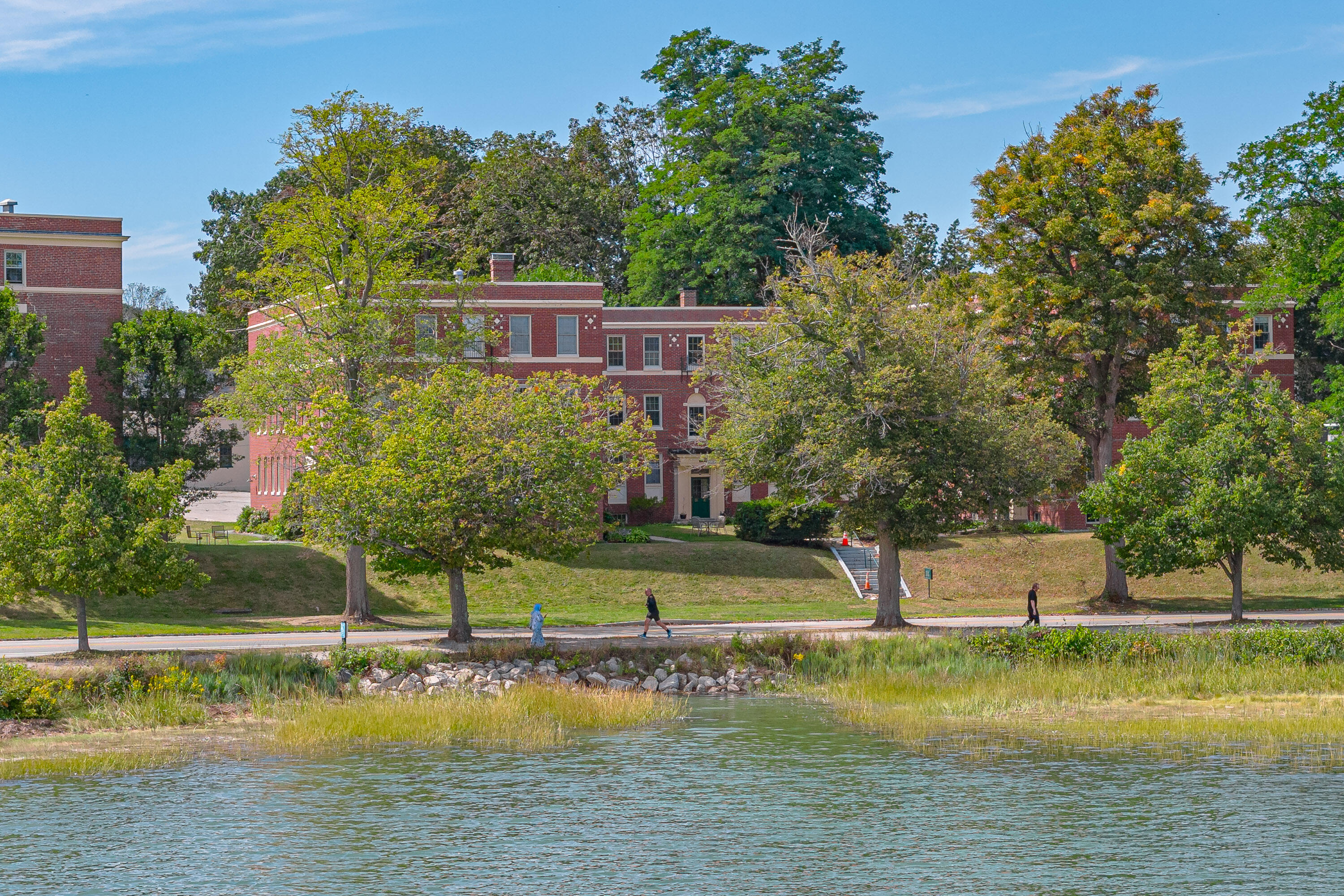 290 Baxter Boulevard, B1