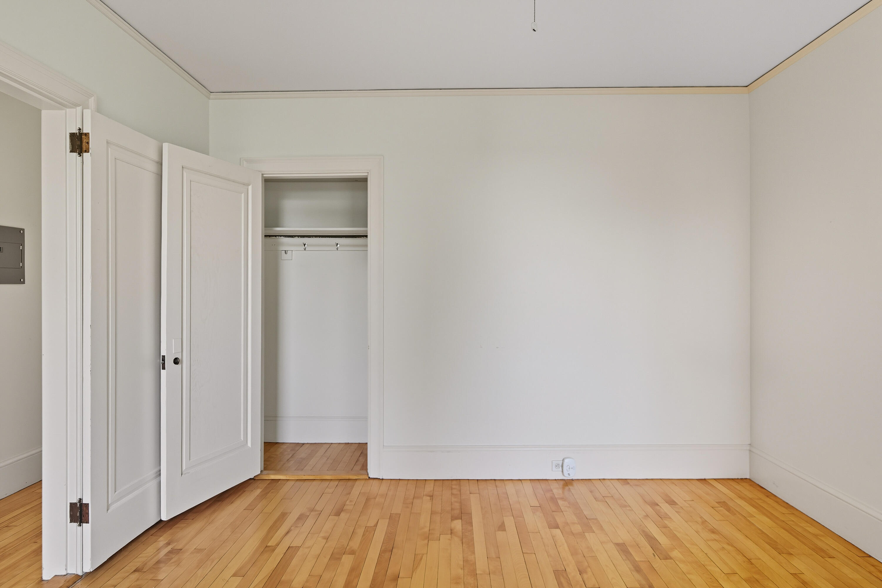 290 Baxter Boulevard, B1