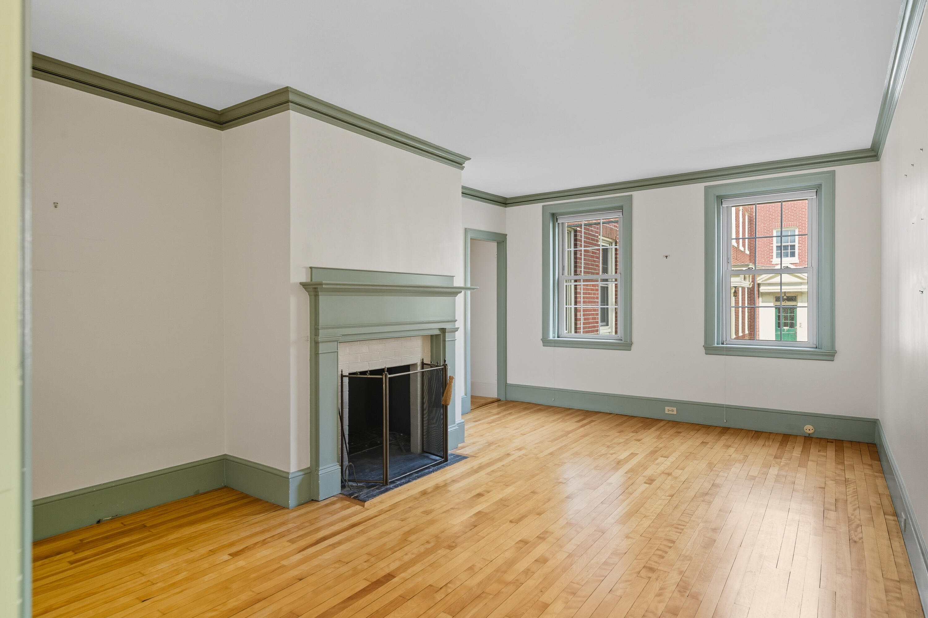 290 Baxter Boulevard, B1