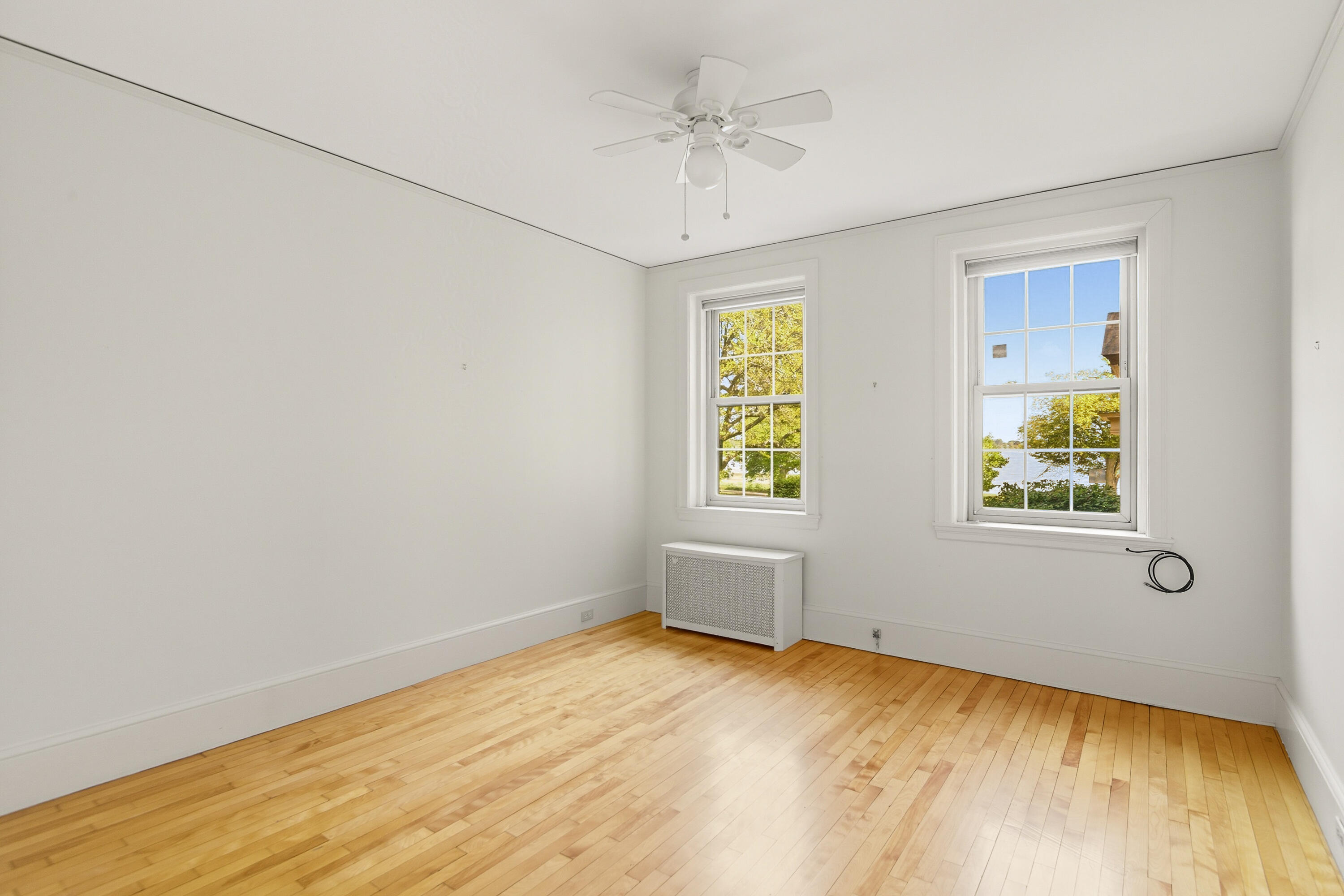 290 Baxter Boulevard, B1