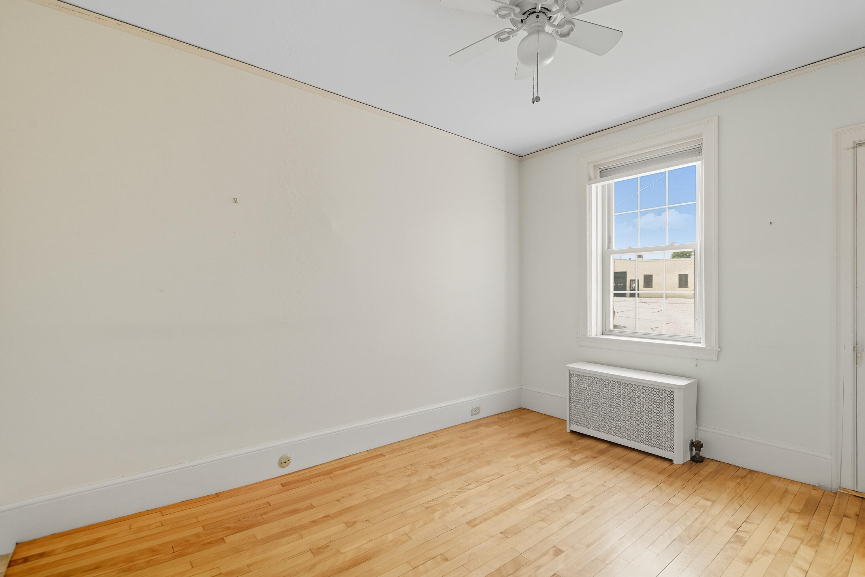 290 Baxter Boulevard, B1