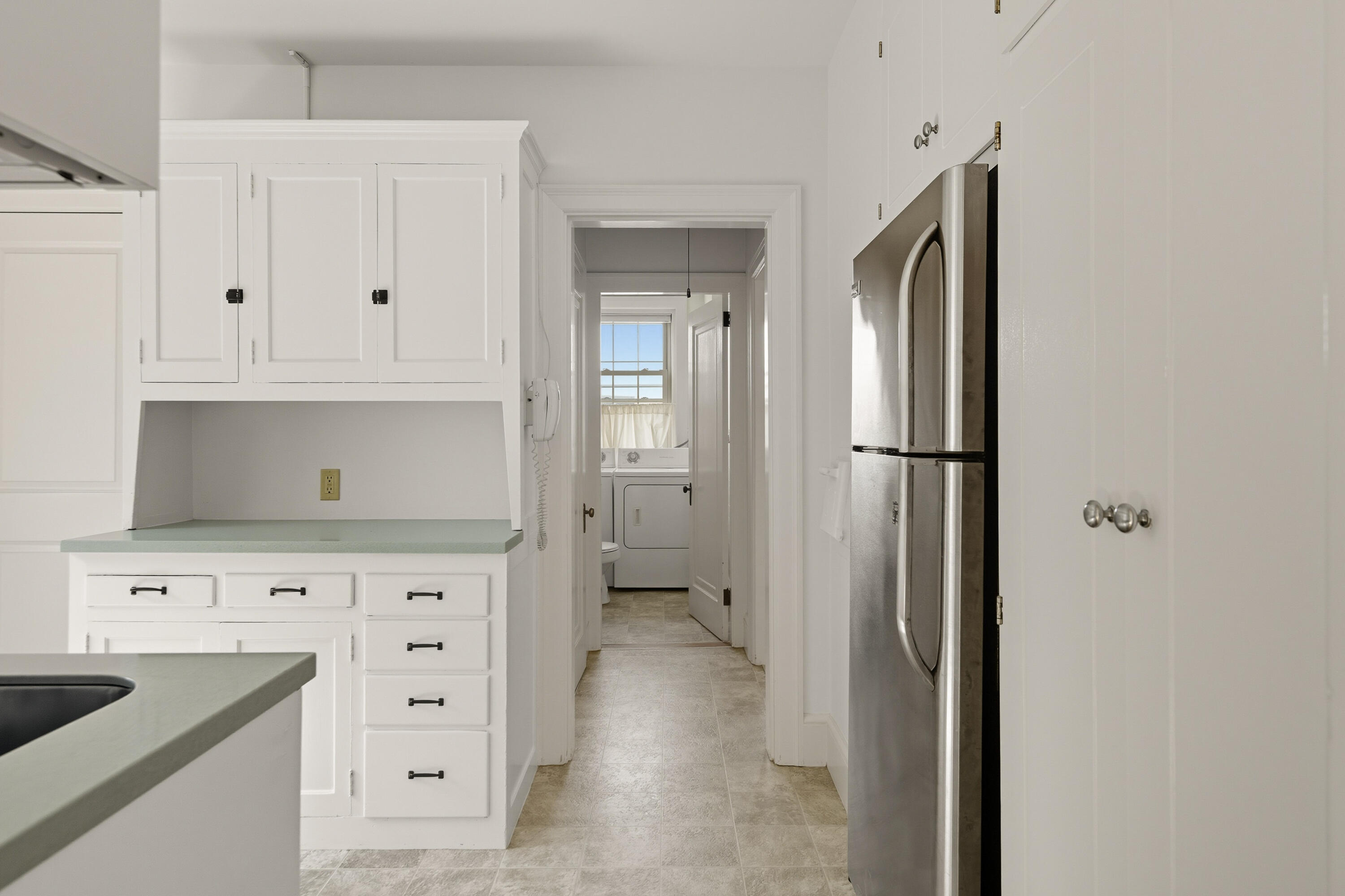 290 Baxter Boulevard, B1