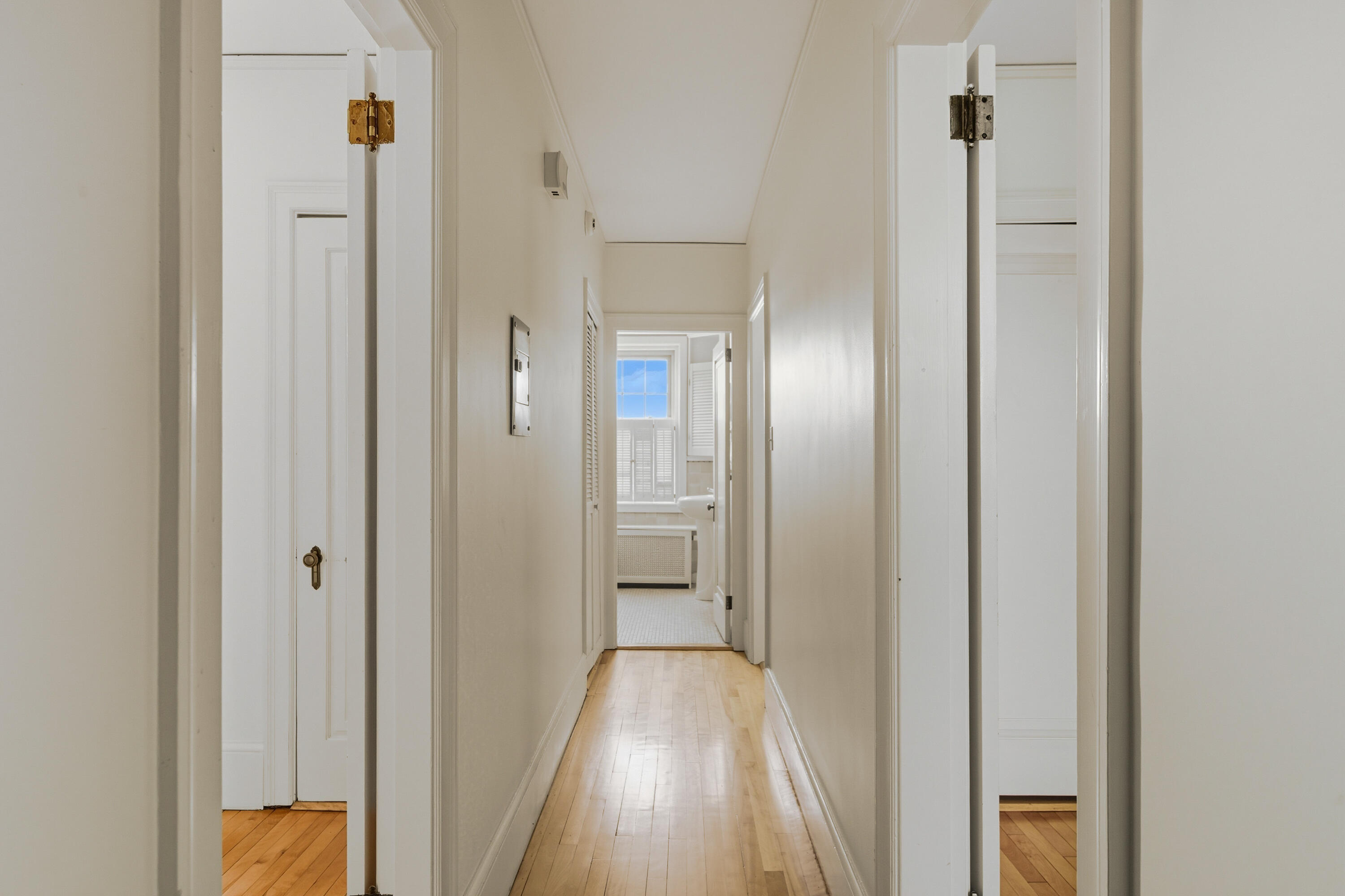 290 Baxter Boulevard, B1