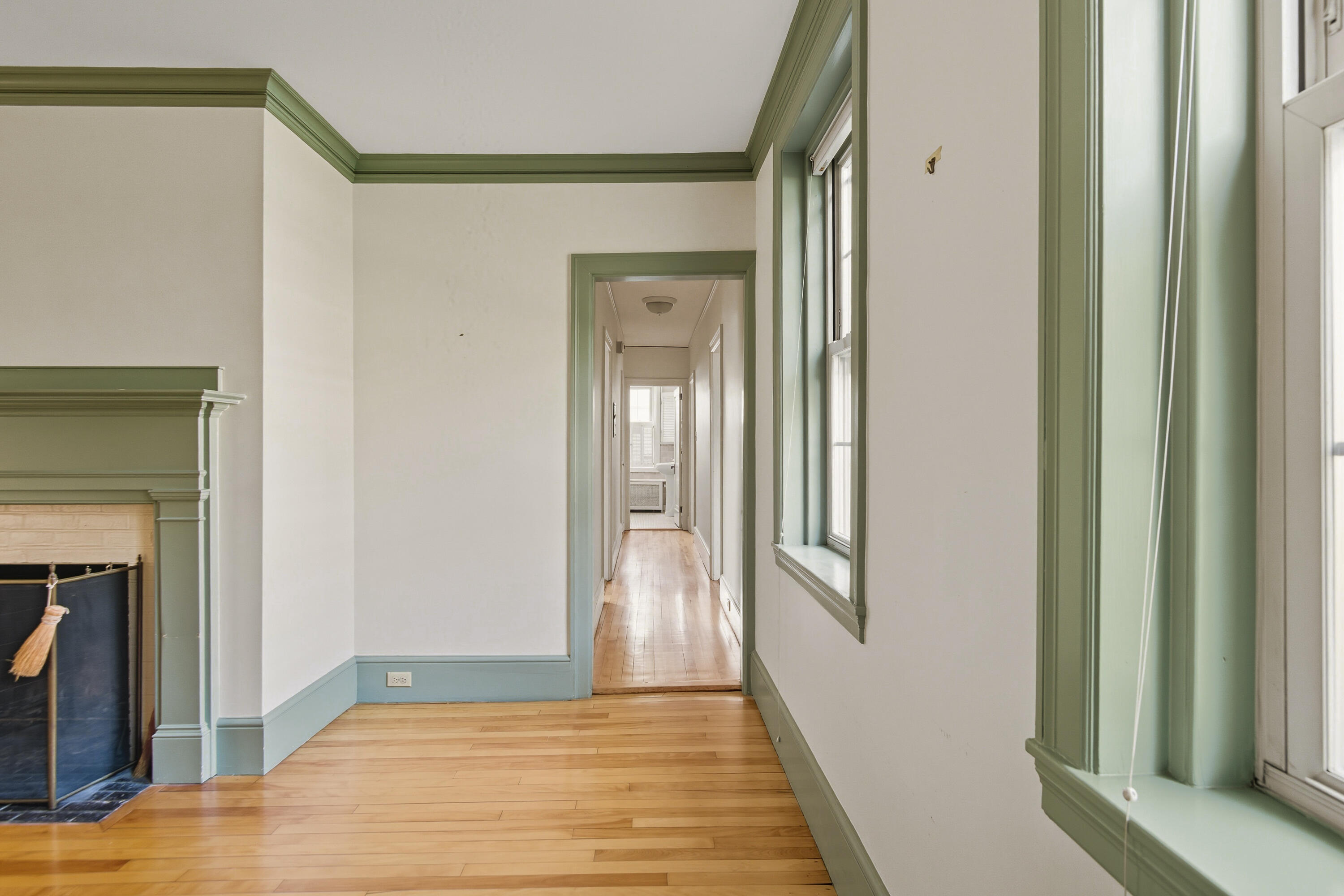 290 Baxter Boulevard, B1