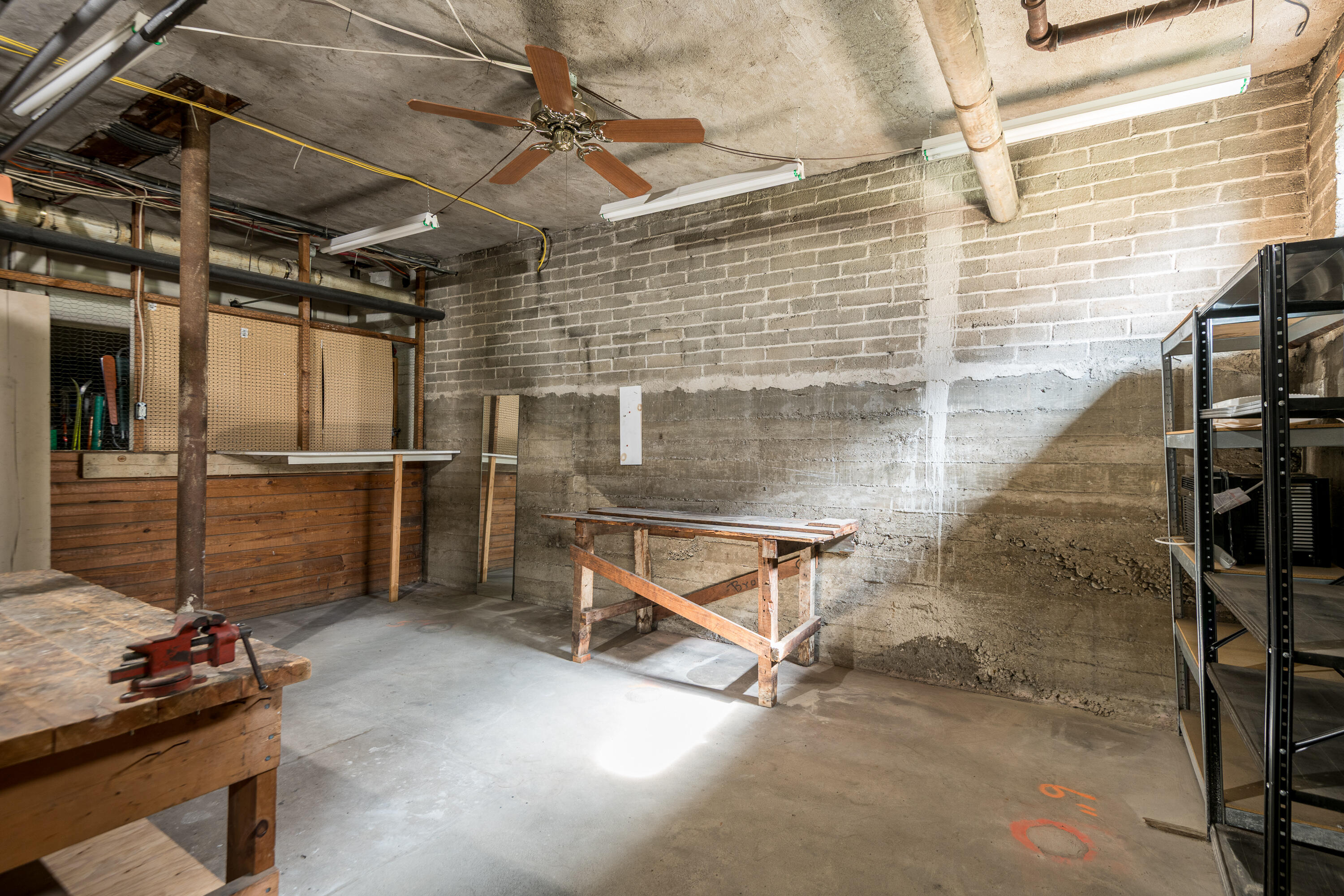 290 Baxter Boulevard, B1