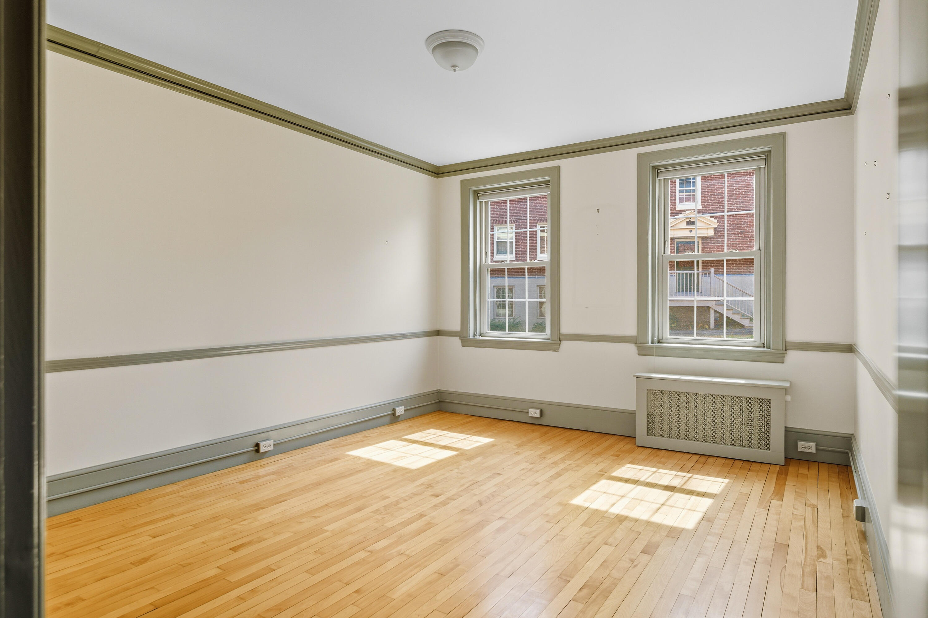 290 Baxter Boulevard, B1