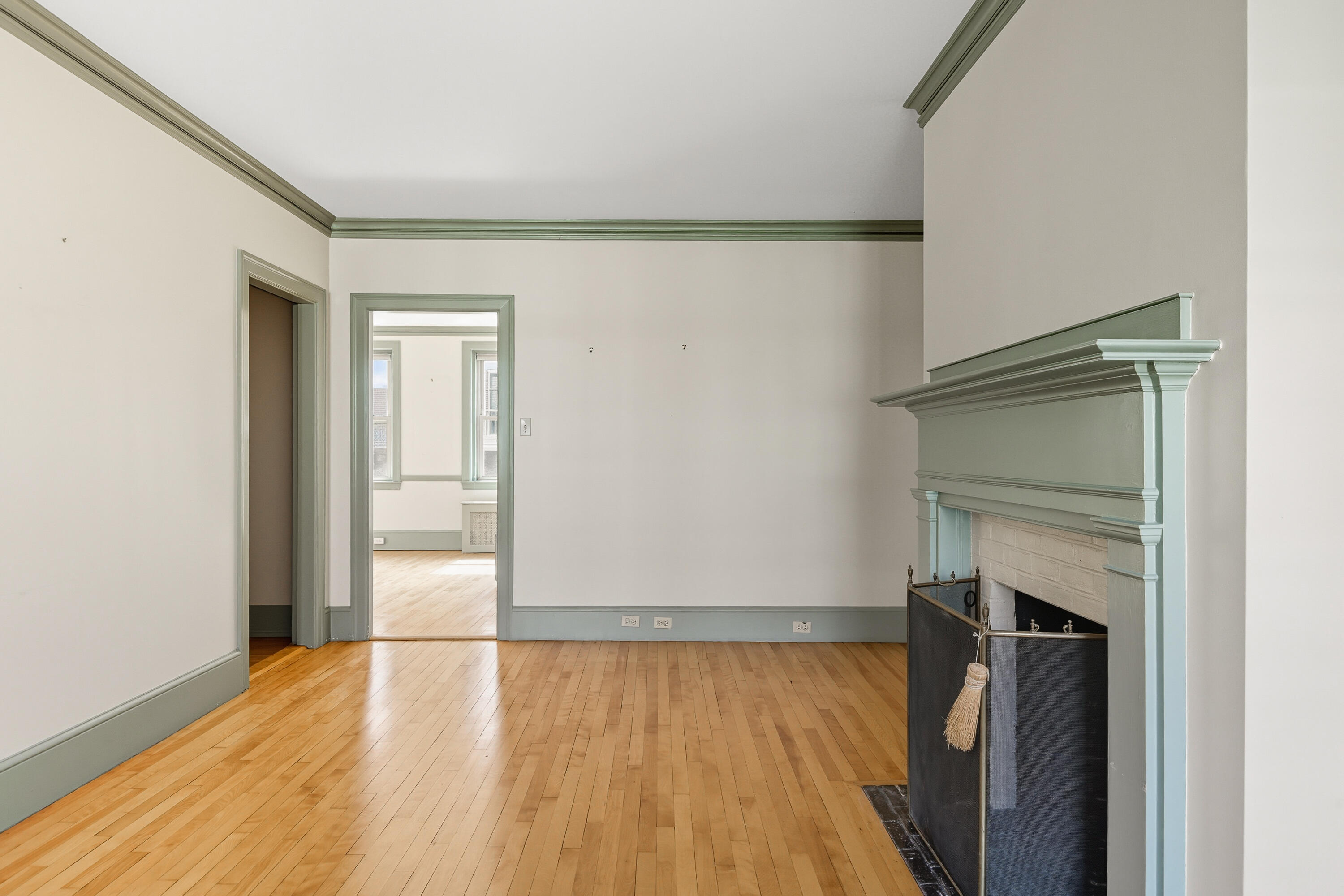 290 Baxter Boulevard, B1