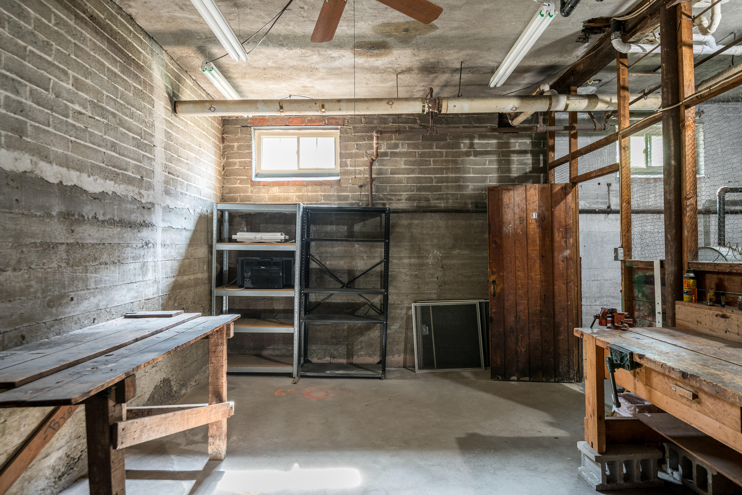 290 Baxter Boulevard, B1