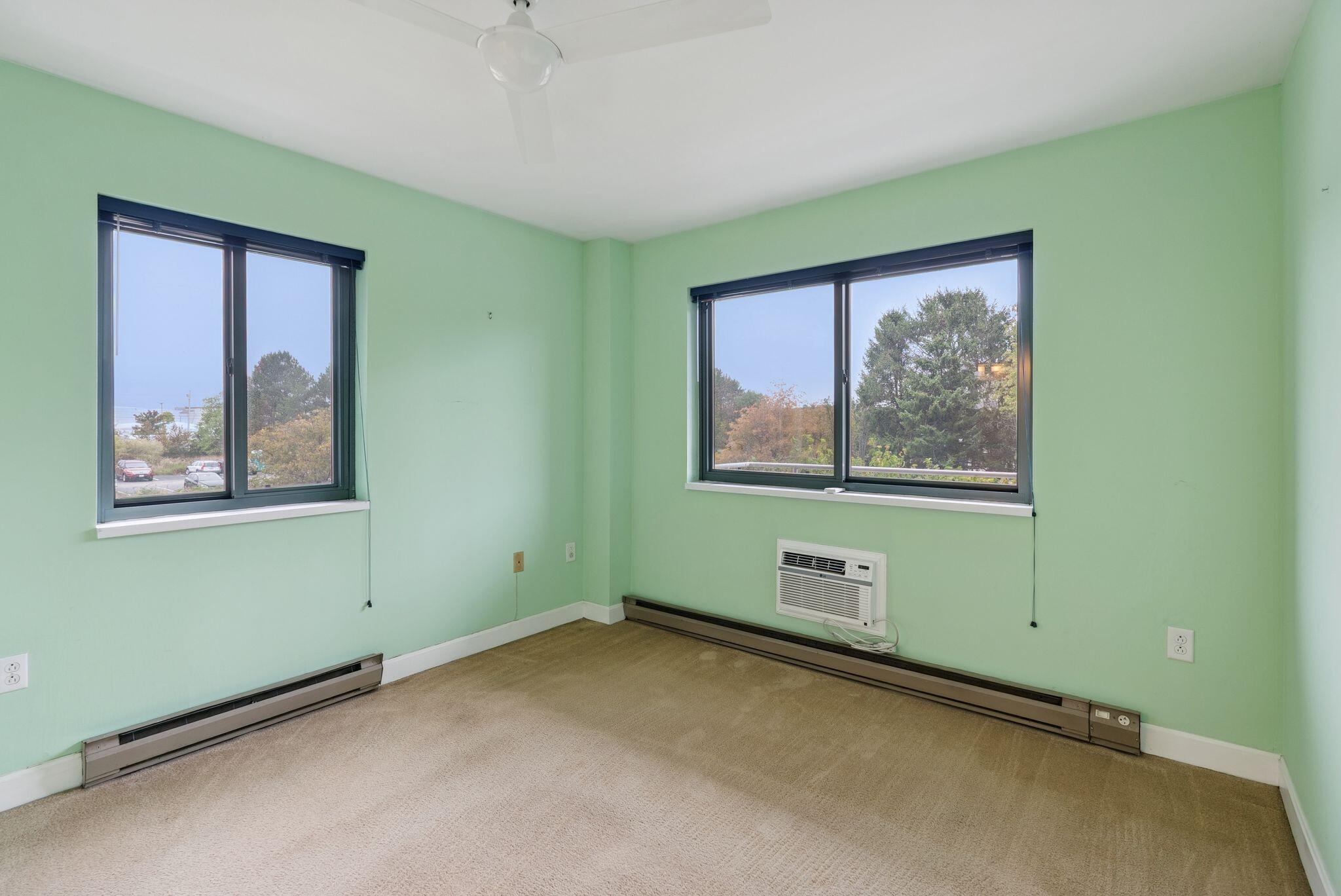 148 Breakwater Drive, 206