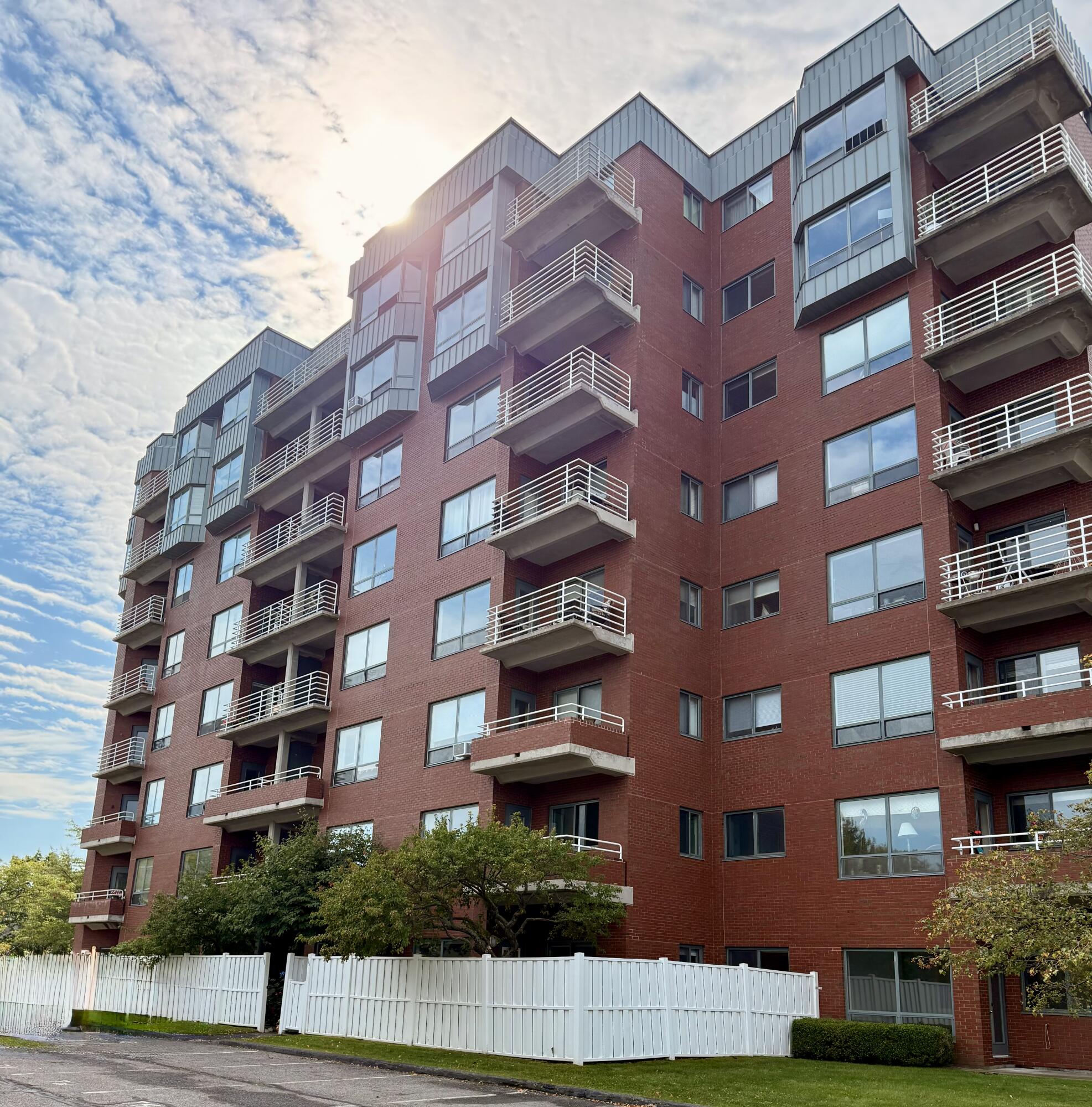 148 Breakwater Drive, 206