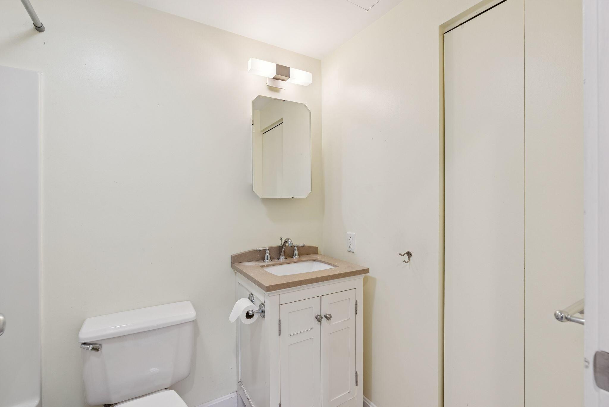 148 Breakwater Drive, 206