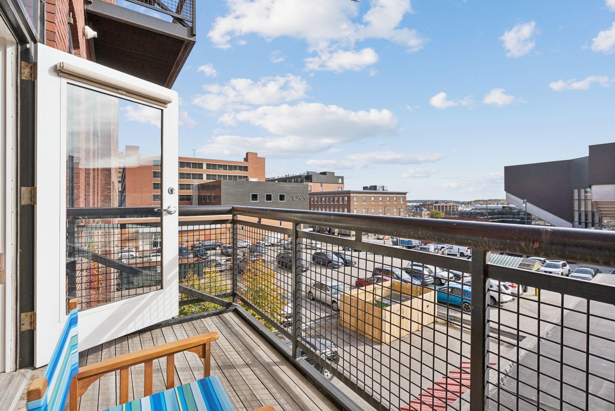 15 Brown Street, 206