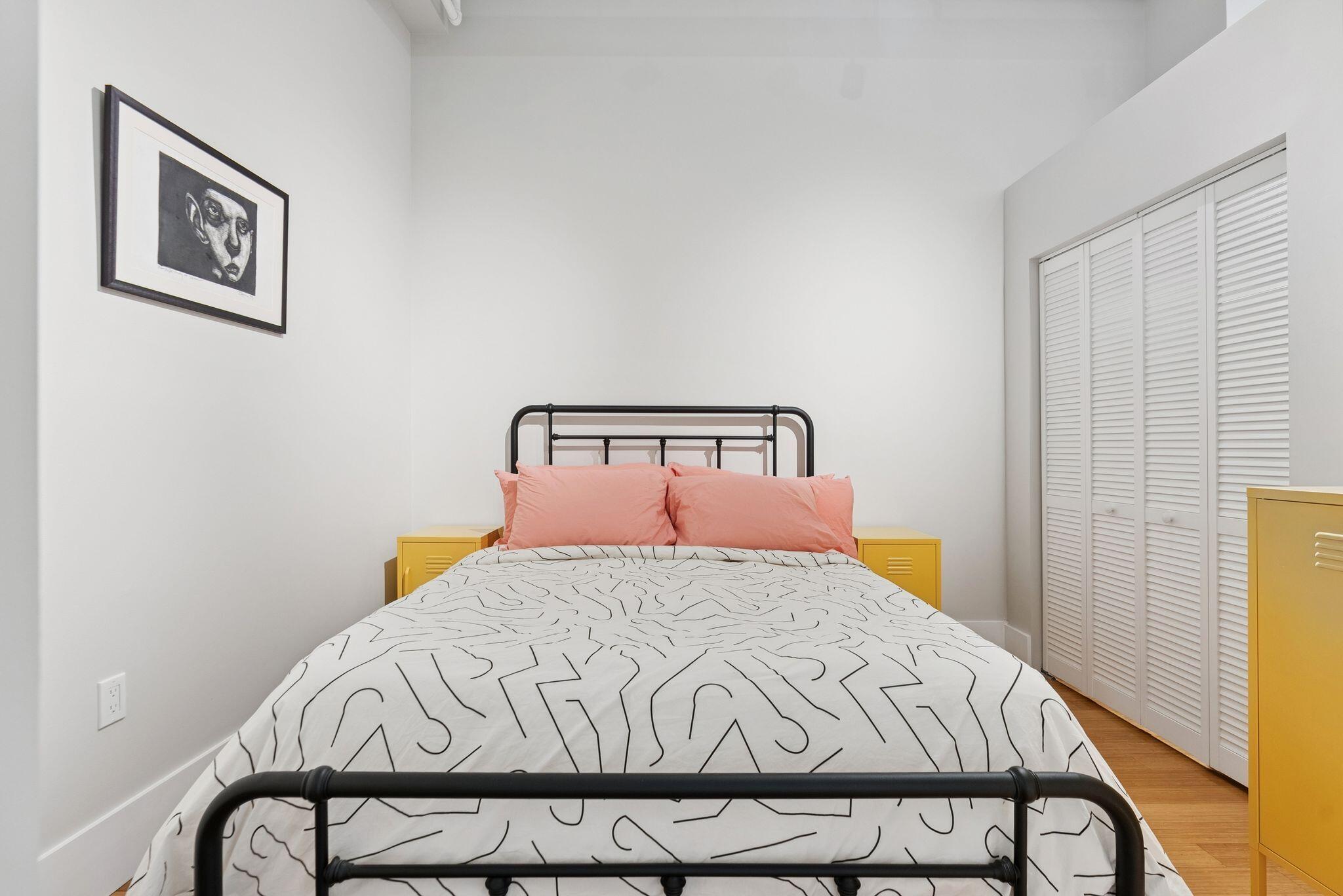 15 Brown Street, 206