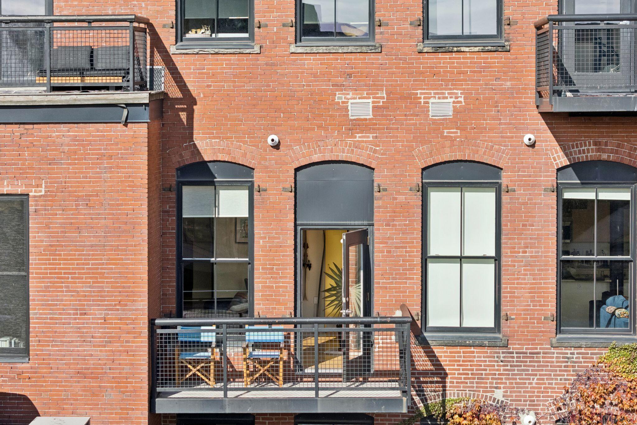 15 Brown Street, 206