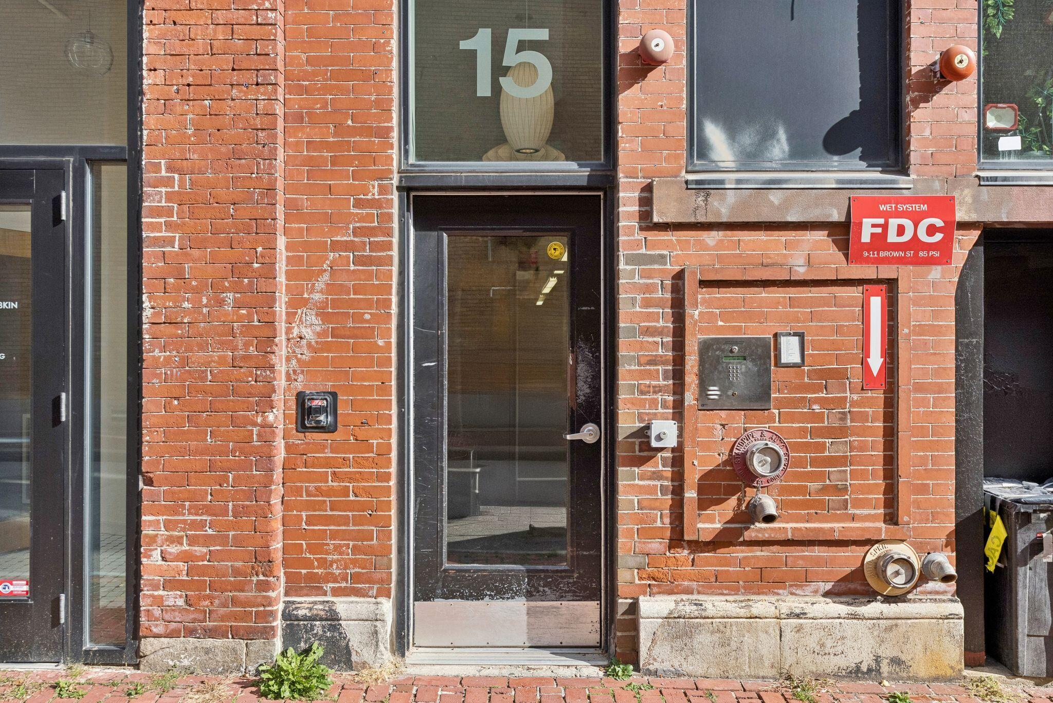 15 Brown Street, 206